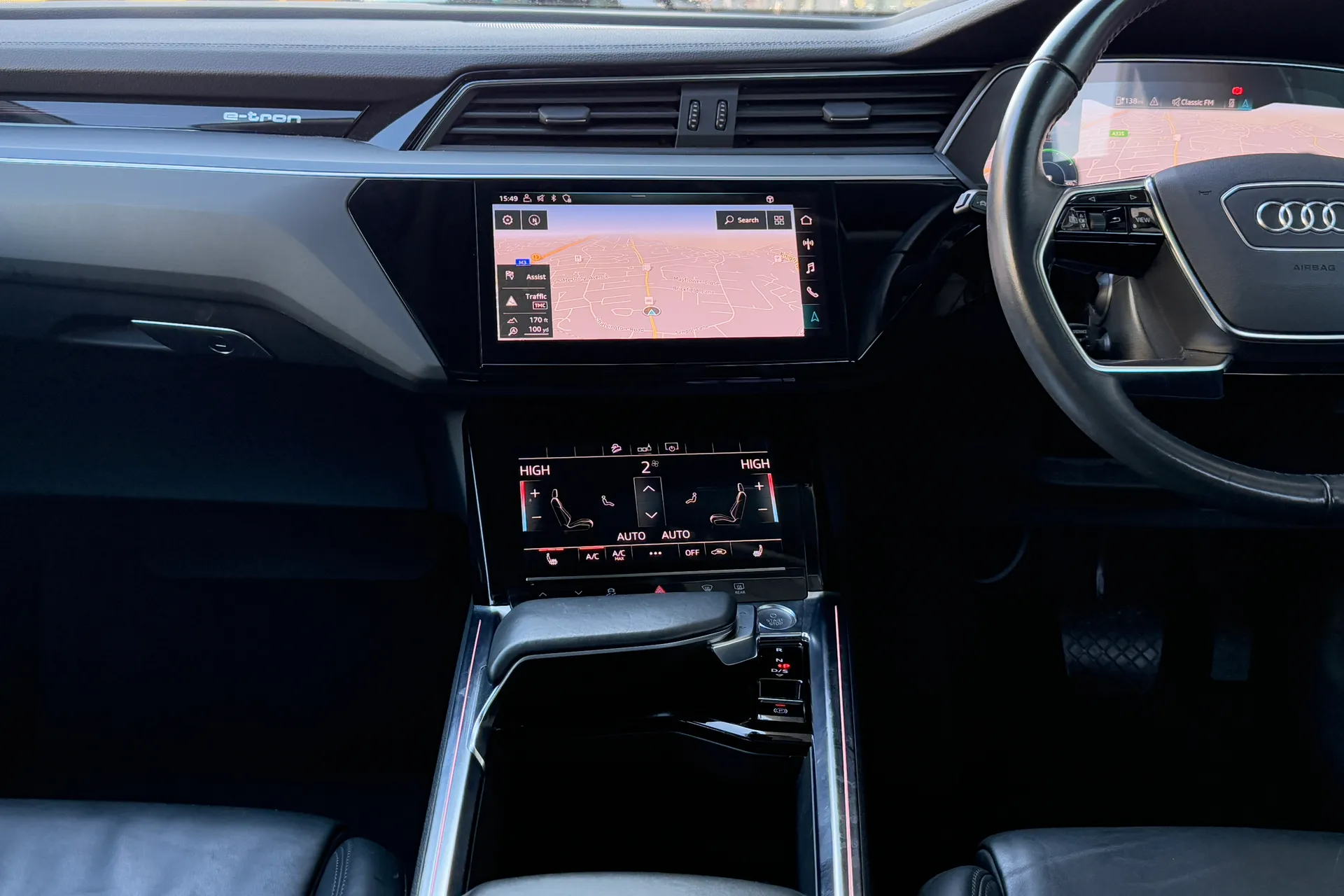 Audi e-tron thumbnail image number 45