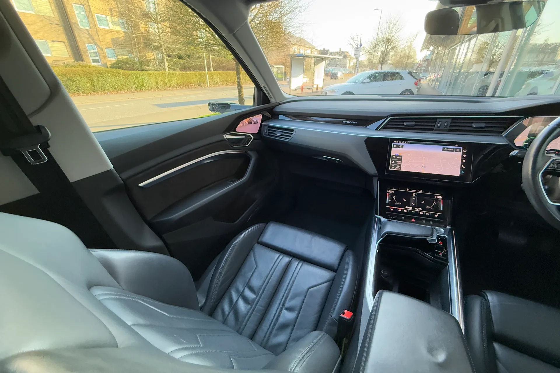 Audi e-tron thumbnail image number 48