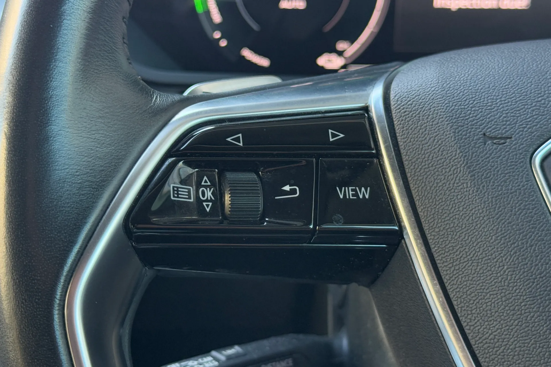 Audi e-tron thumbnail image number 21