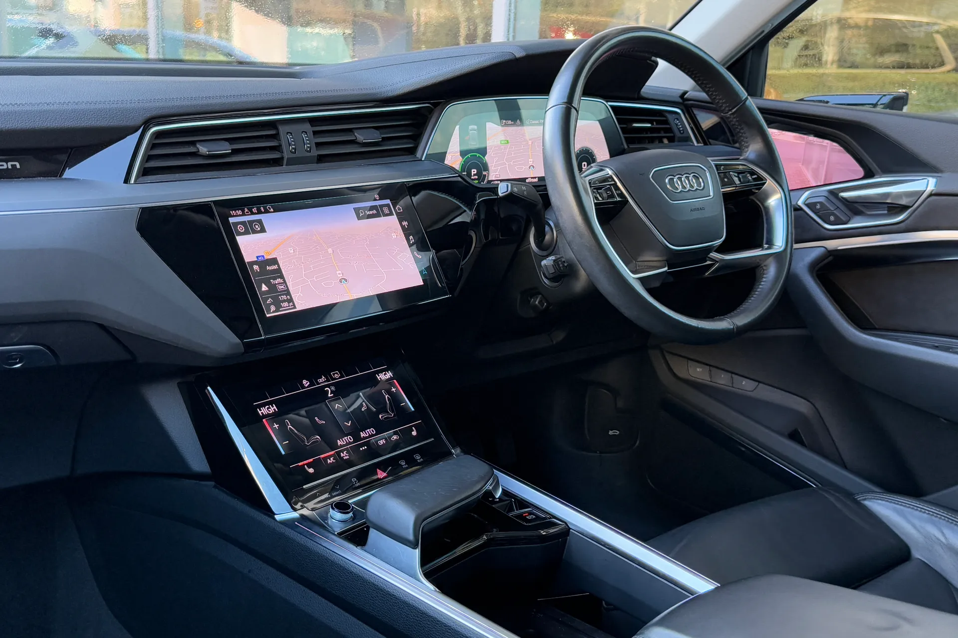 Audi e-tron thumbnail image number 55