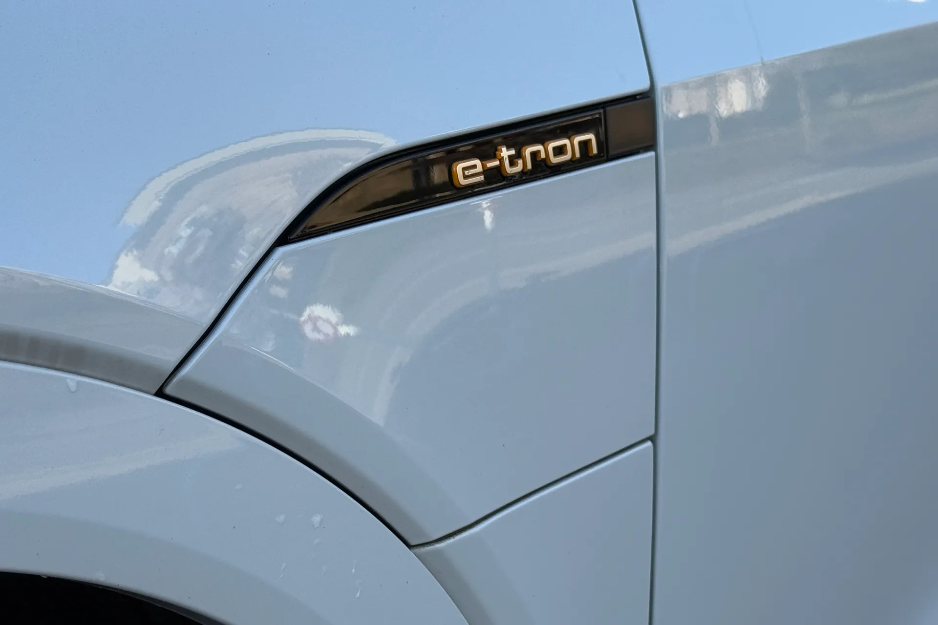 Audi e-tron thumbnail image number 62