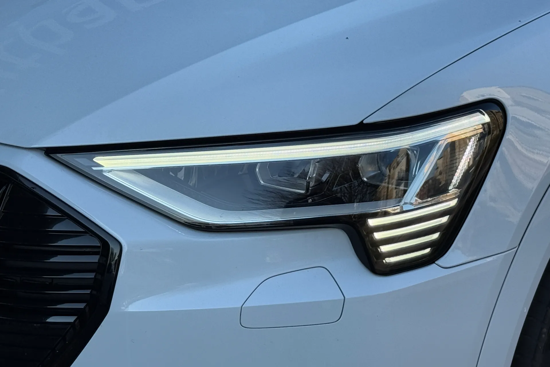 Audi e-tron thumbnail image number 58