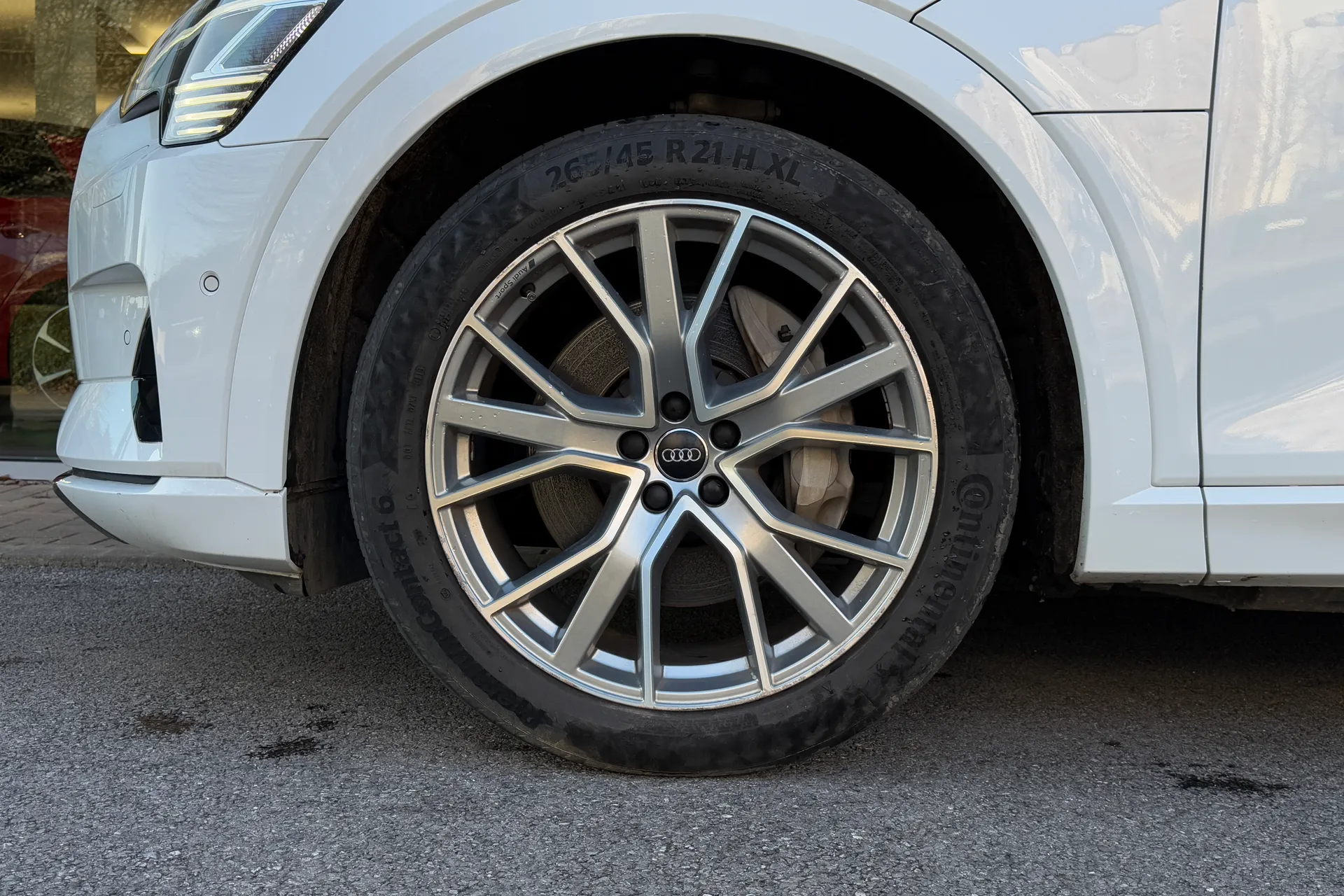 Audi e-tron thumbnail image number 15