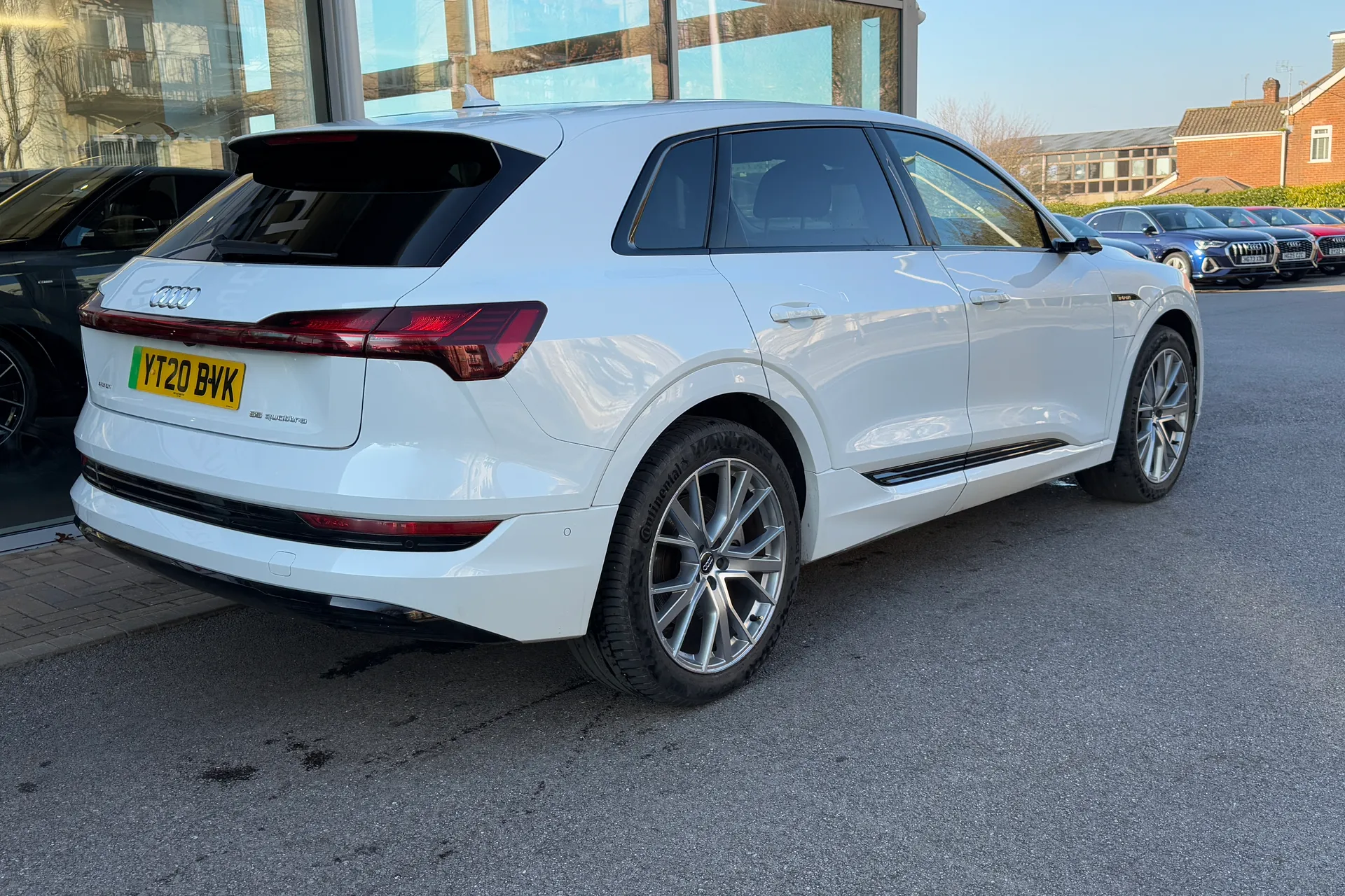 Audi e-tron thumbnail image number 64