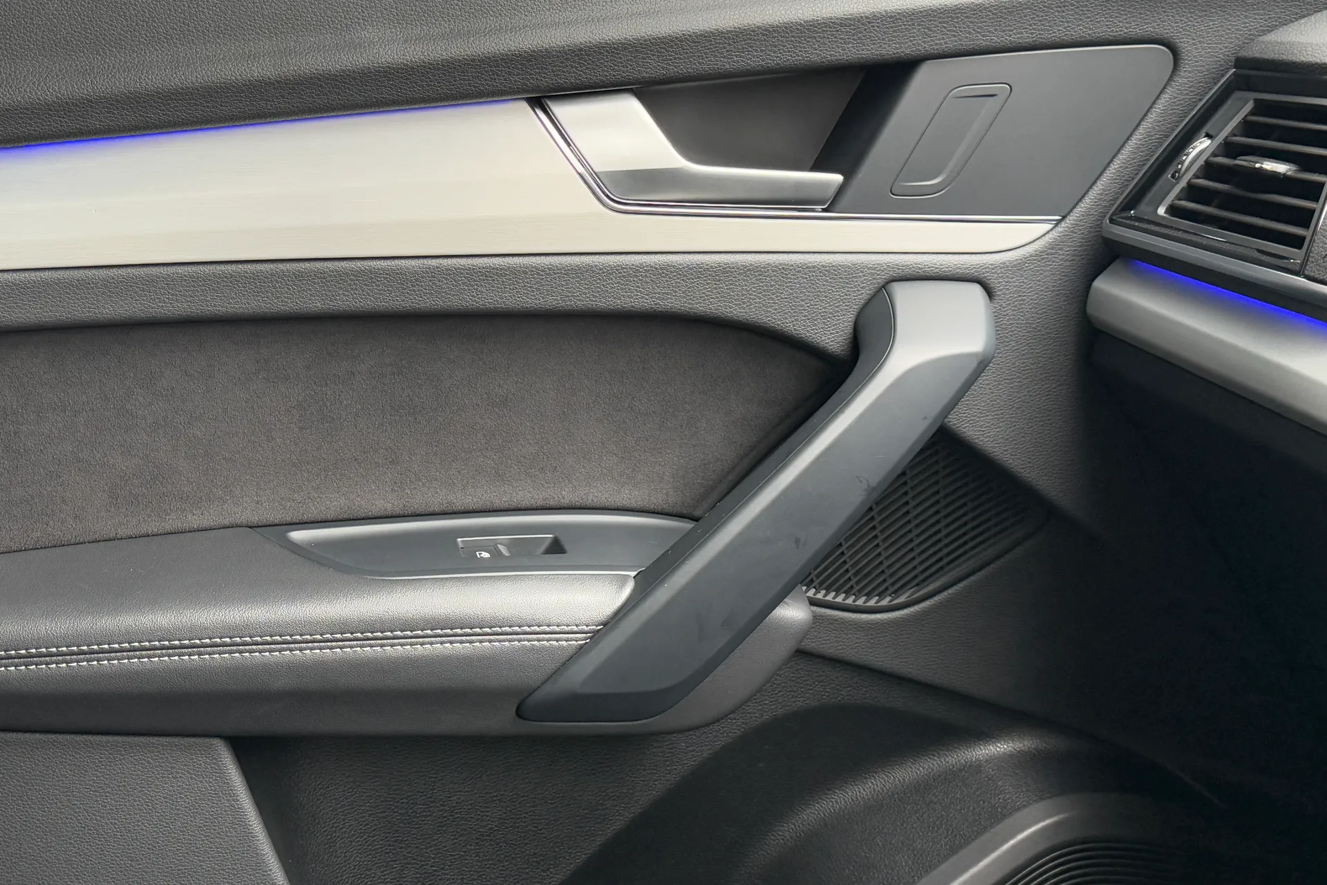 Audi Q5 thumbnail image number 31