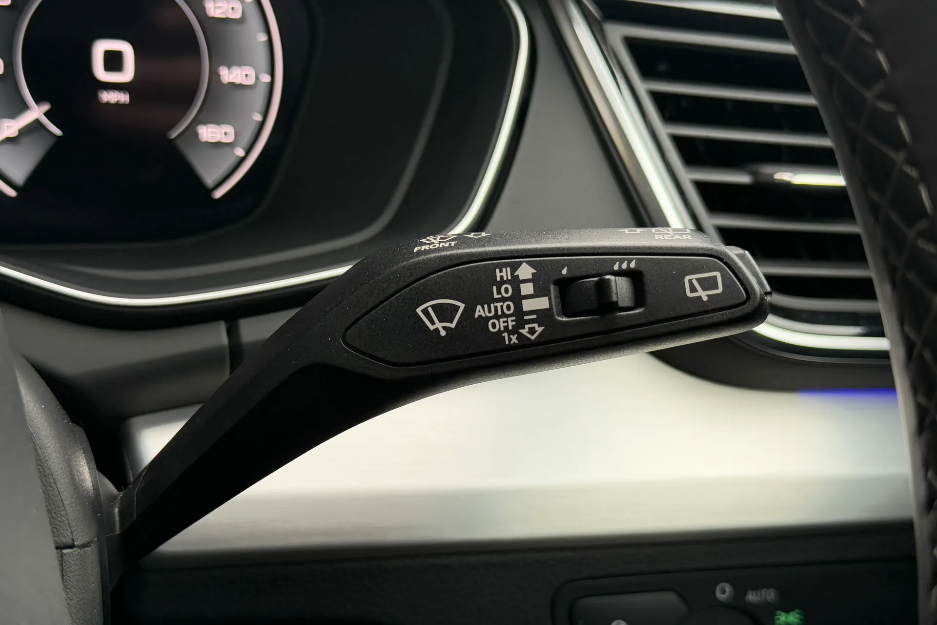 Audi Q5 thumbnail image number 17