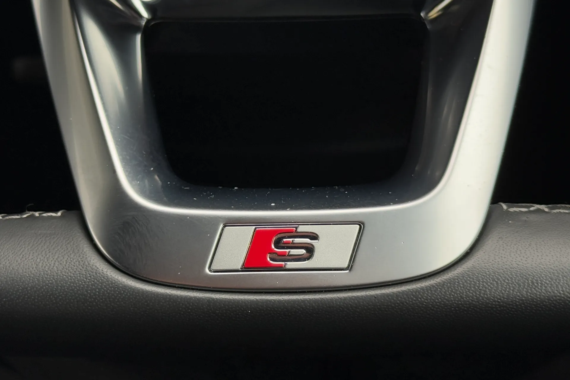 Audi Q5 thumbnail image number 15