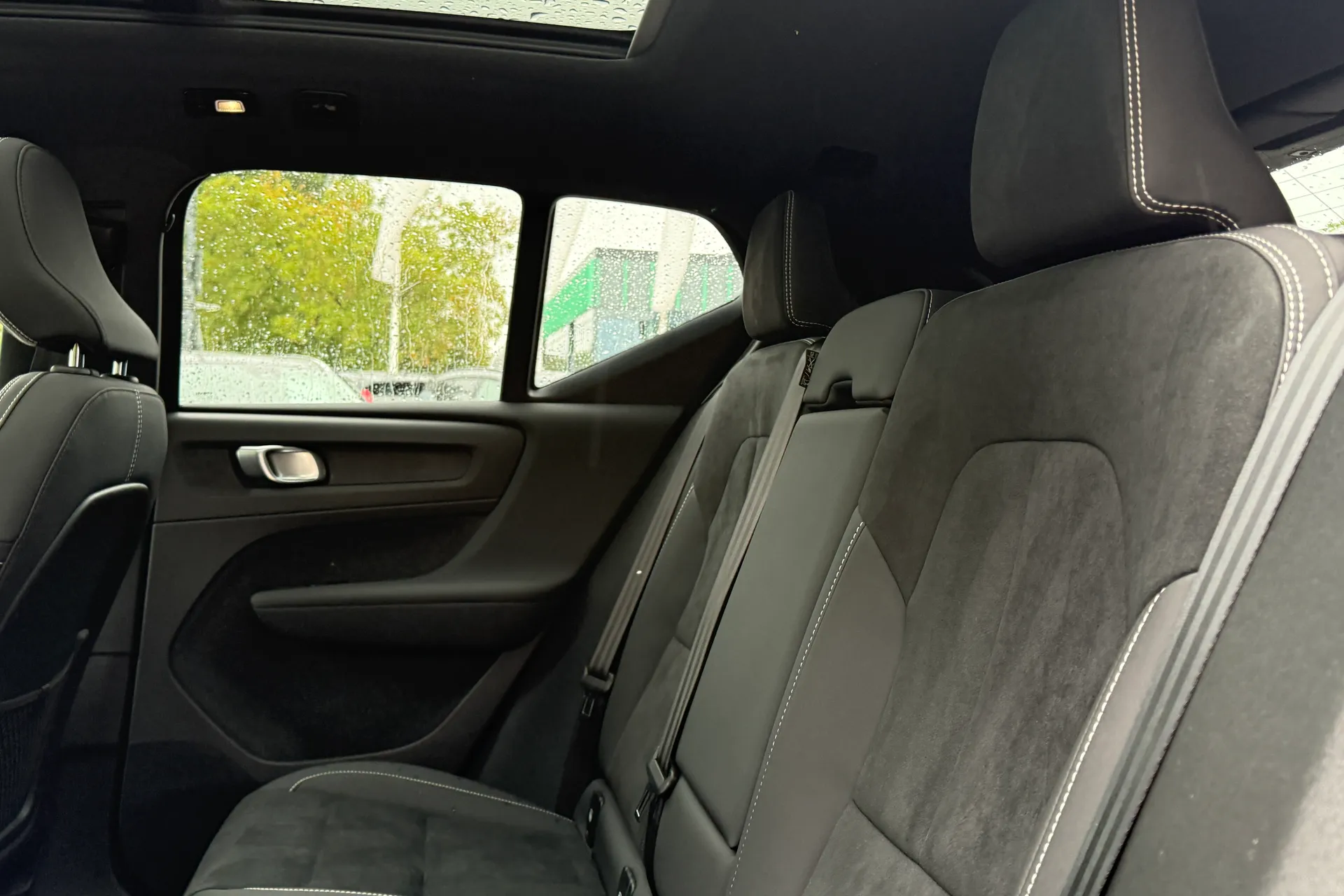 Volvo XC40 thumbnail image number 30