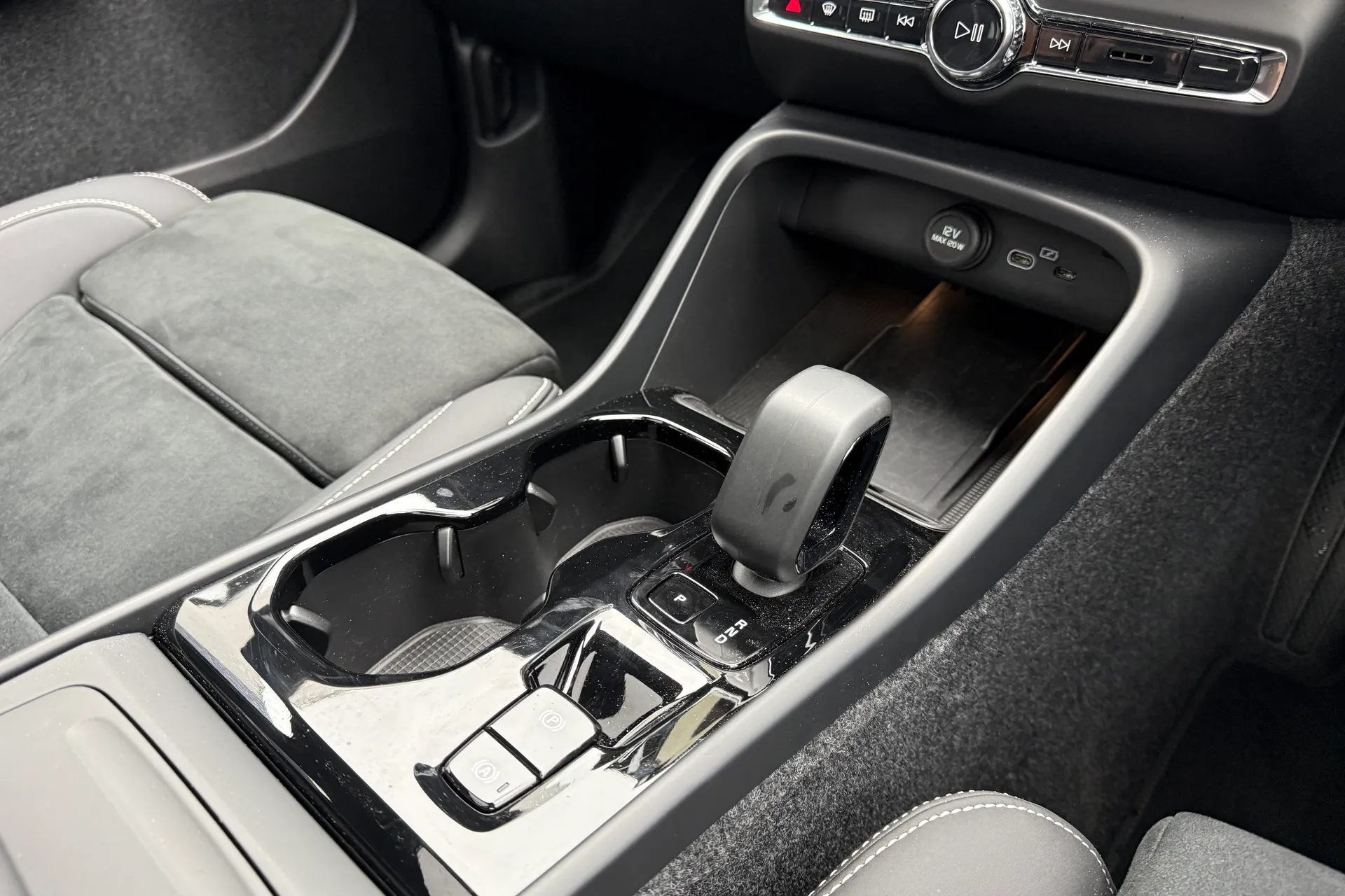 Volvo XC40 thumbnail image number 43