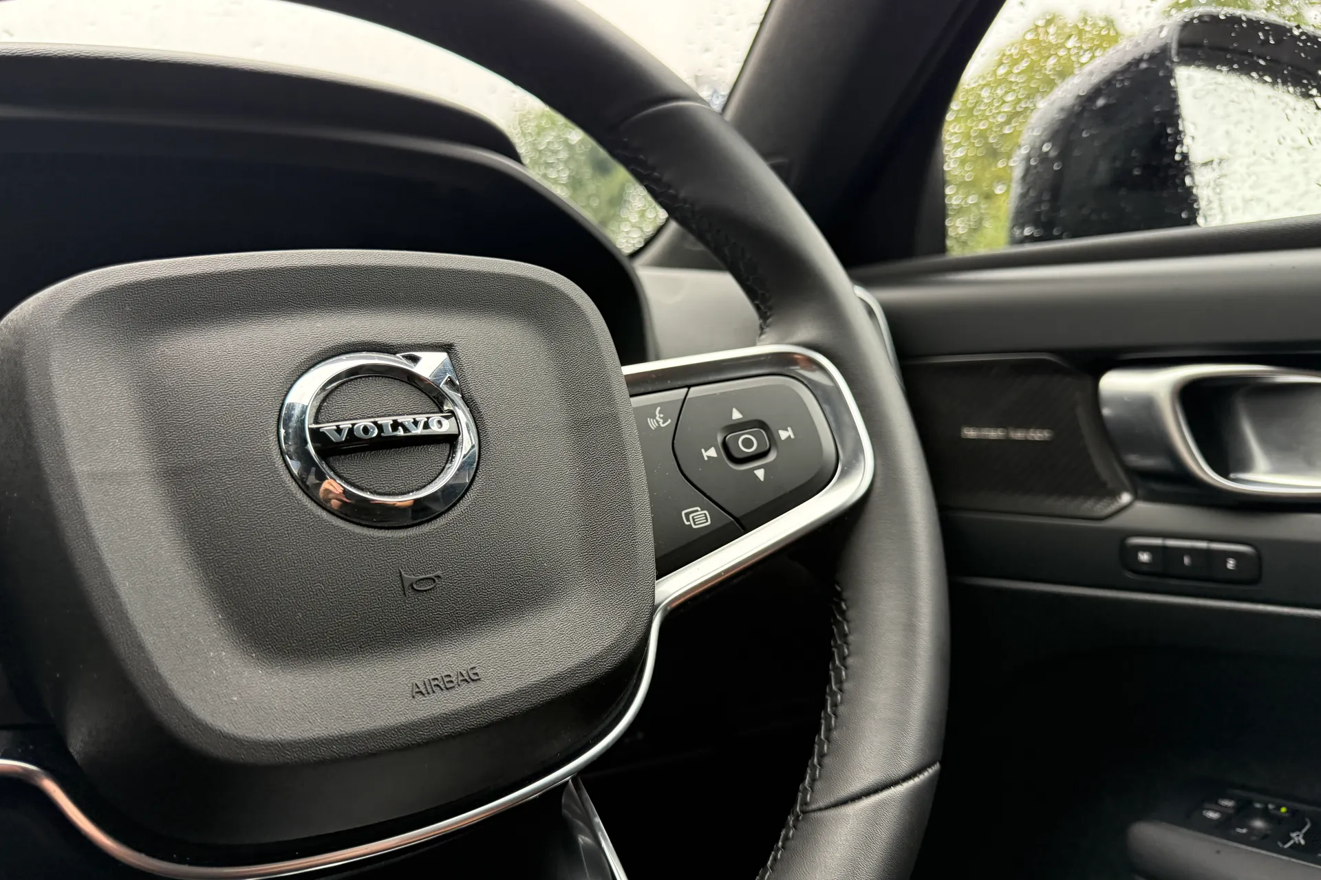 Volvo XC40 thumbnail image number 36