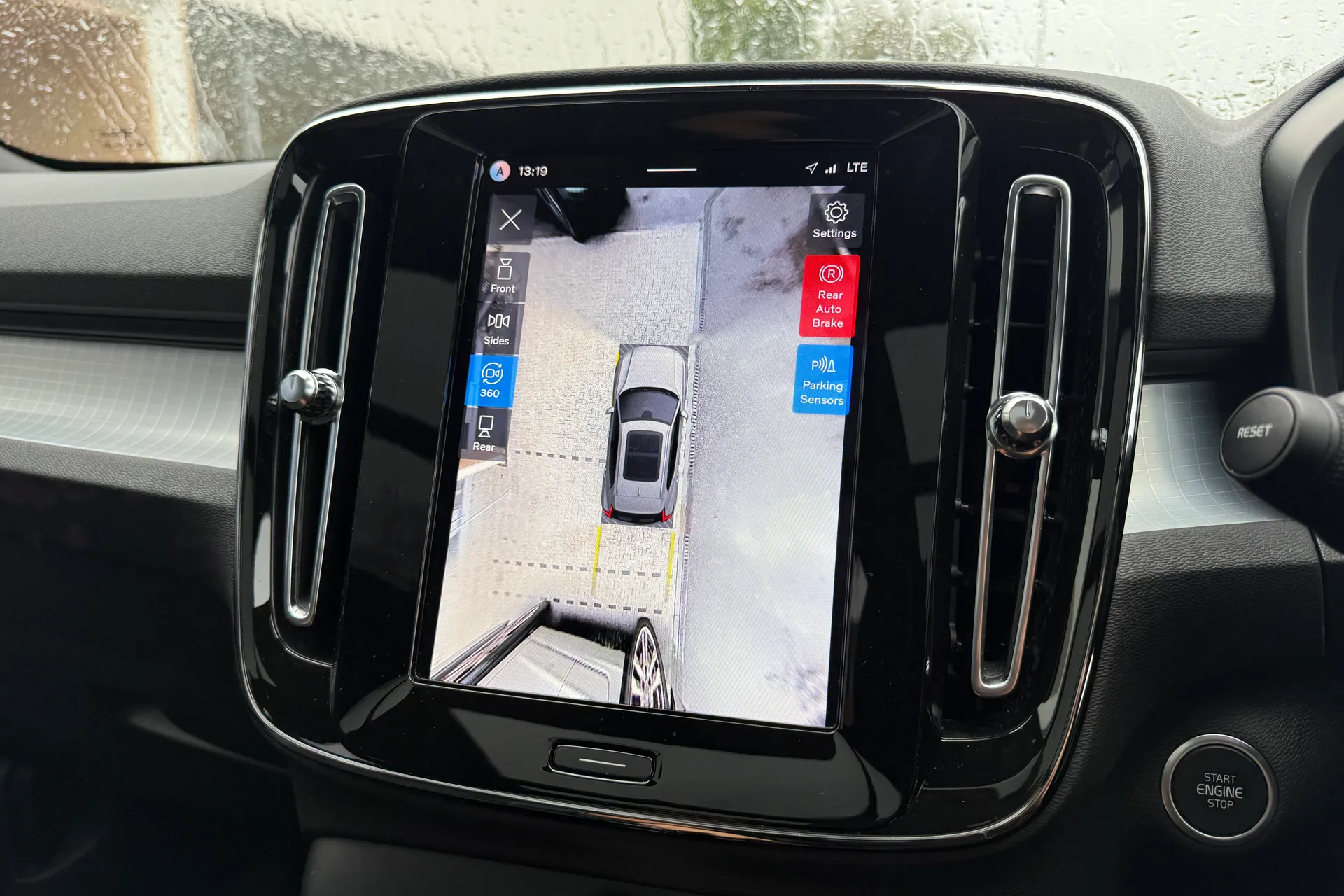 Volvo XC40 thumbnail image number 40