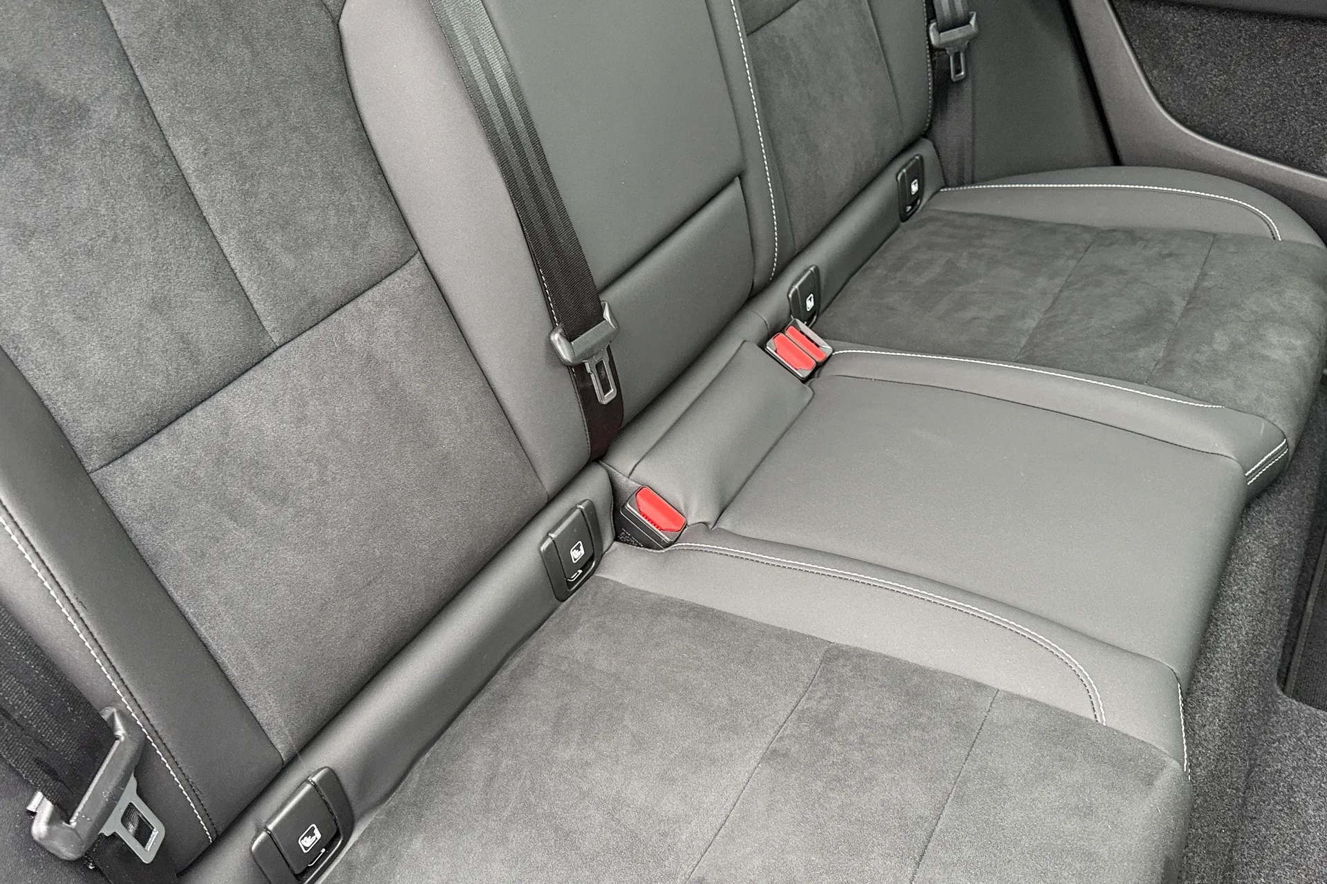 Volvo XC40 thumbnail image number 25