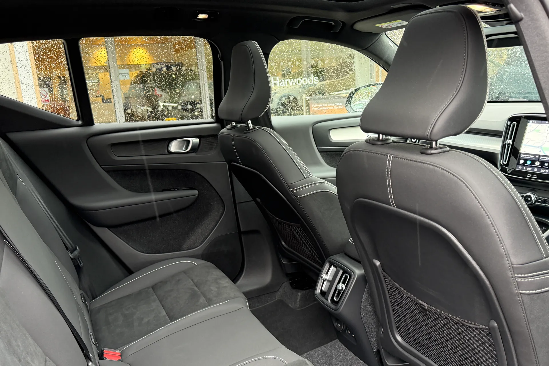 Volvo XC40 thumbnail image number 23