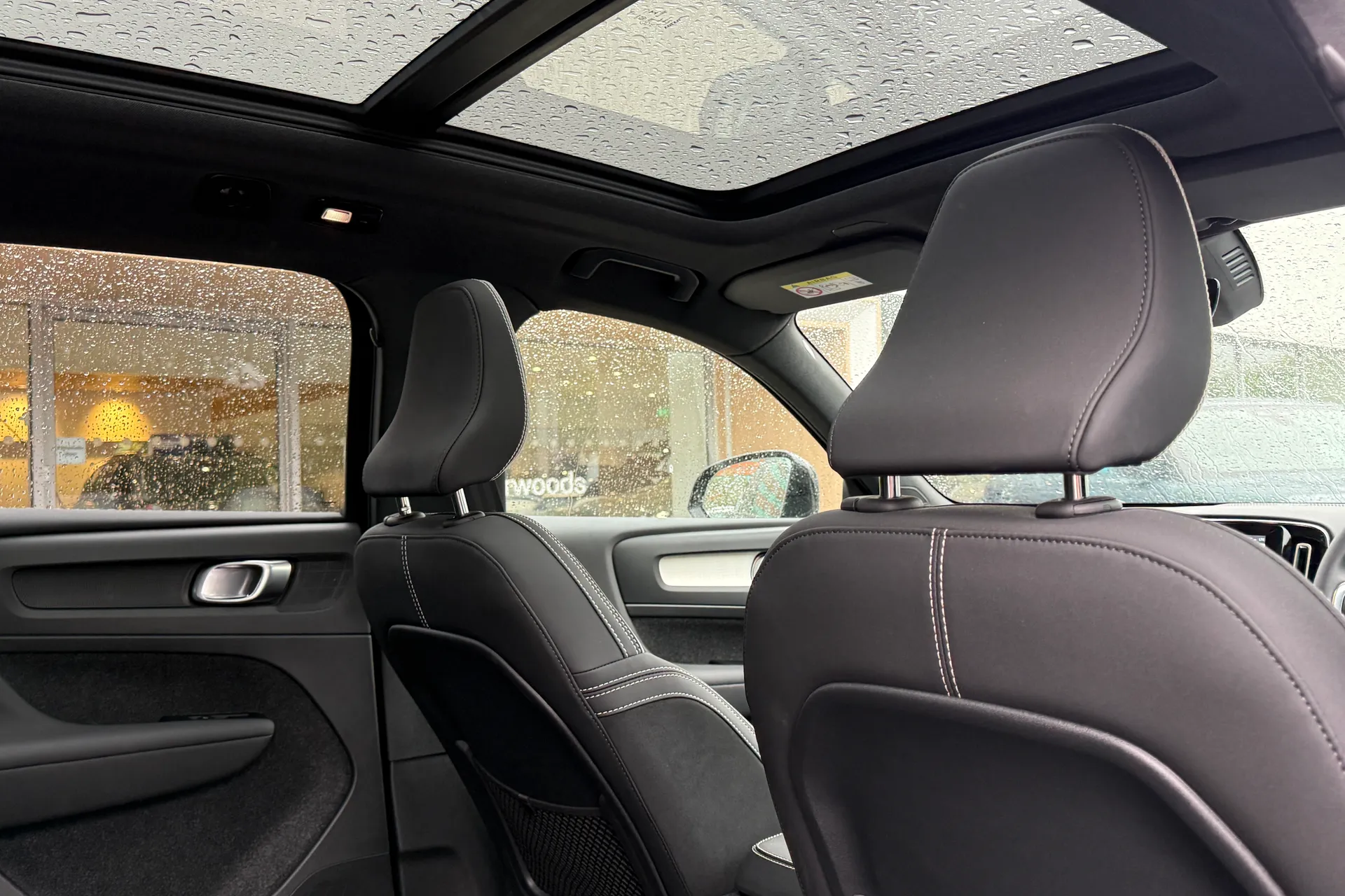 Volvo XC40 thumbnail image number 24