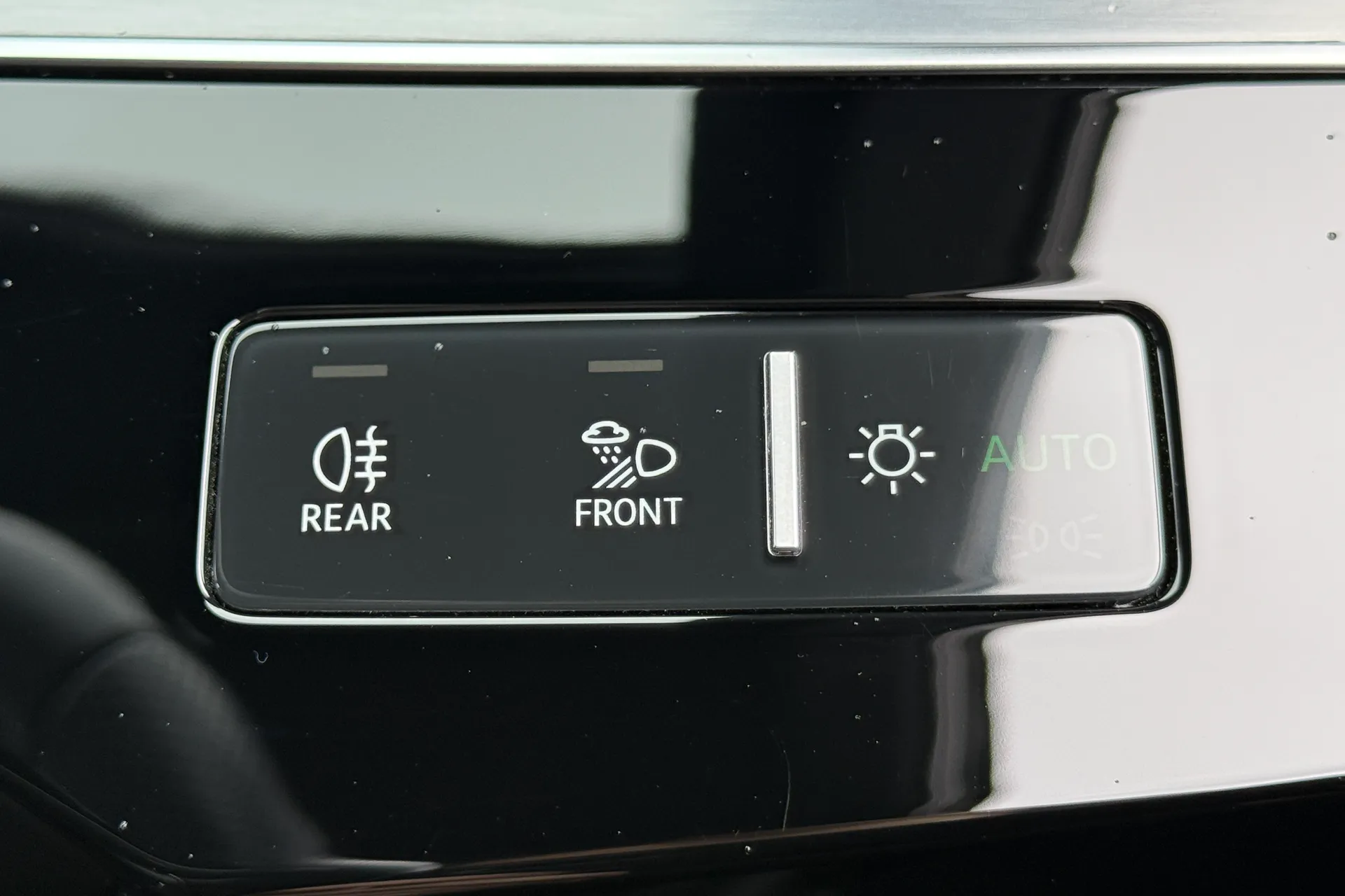 Audi e-tron thumbnail image number 25