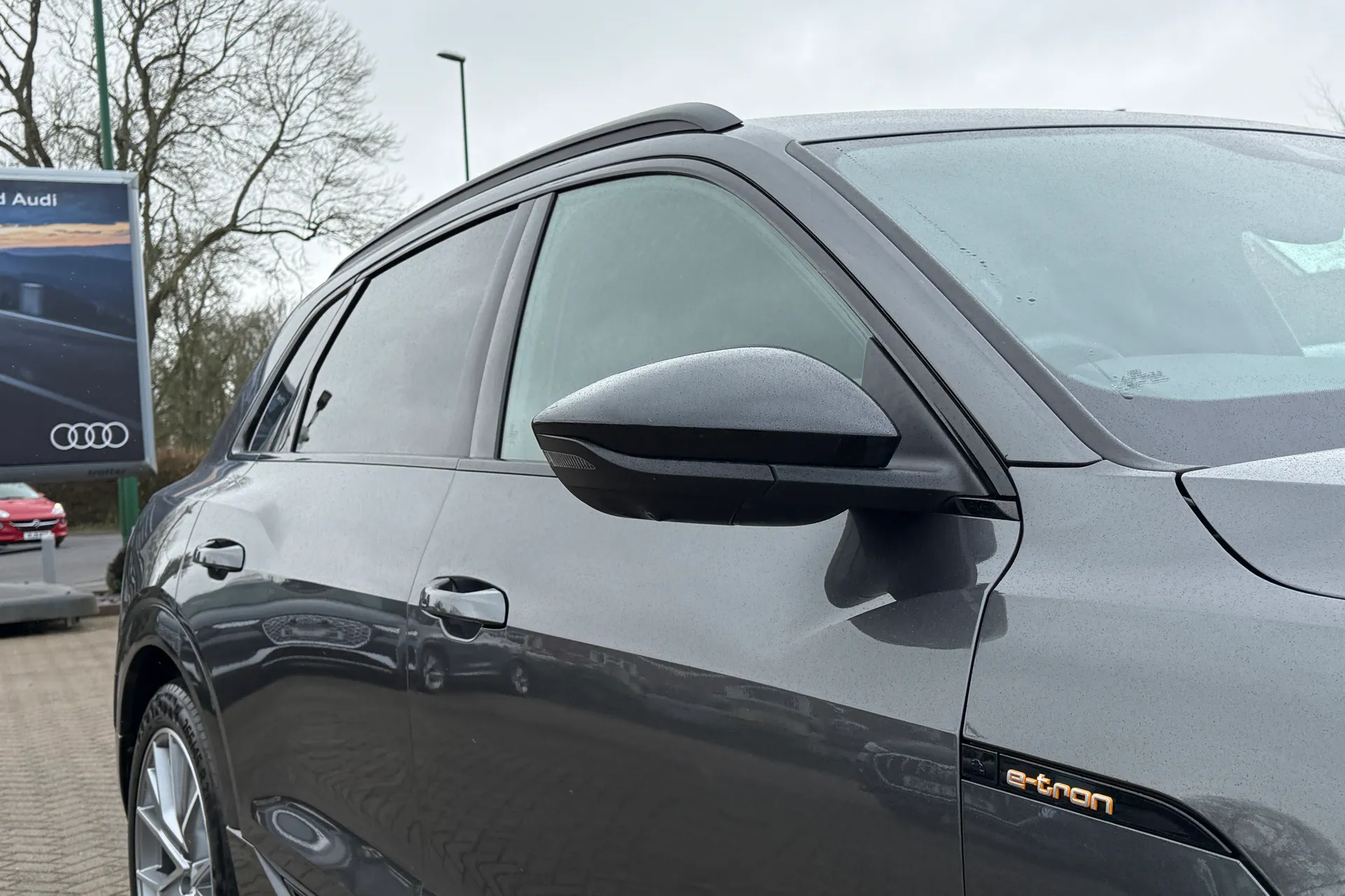 Audi e-tron thumbnail image number 52