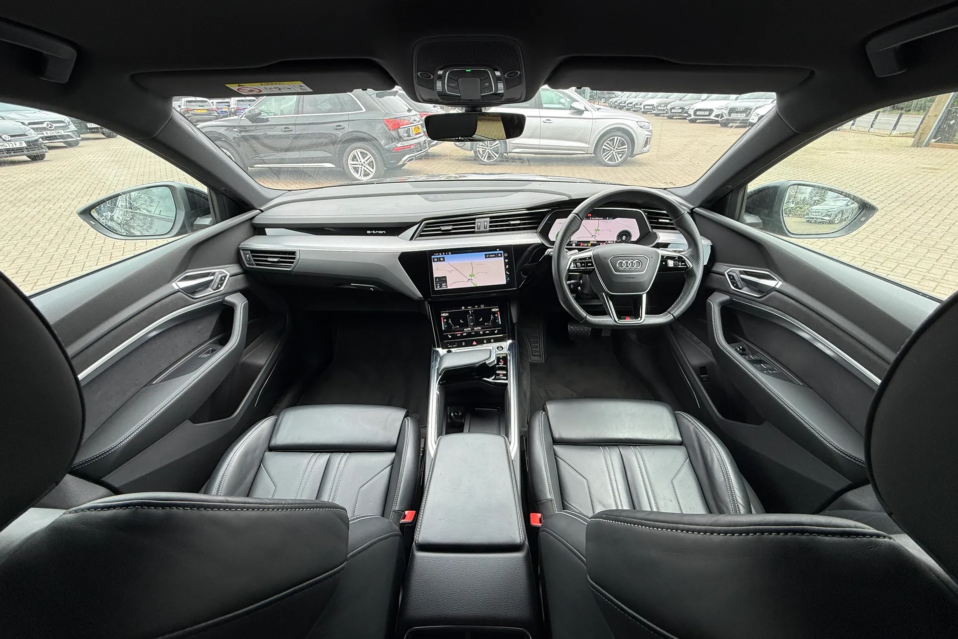 Audi e-tron thumbnail image number 3