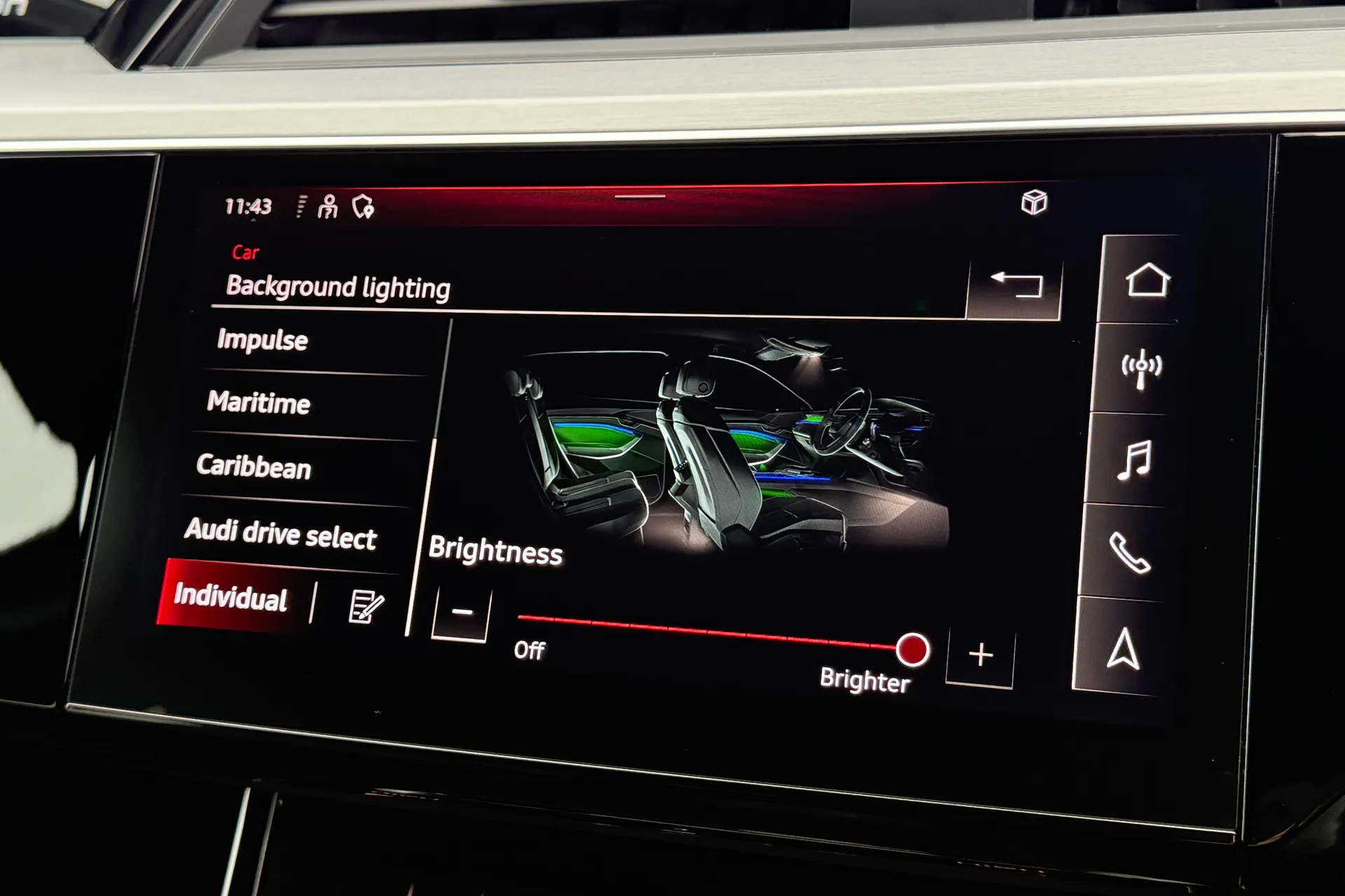 Audi e-tron thumbnail image number 11