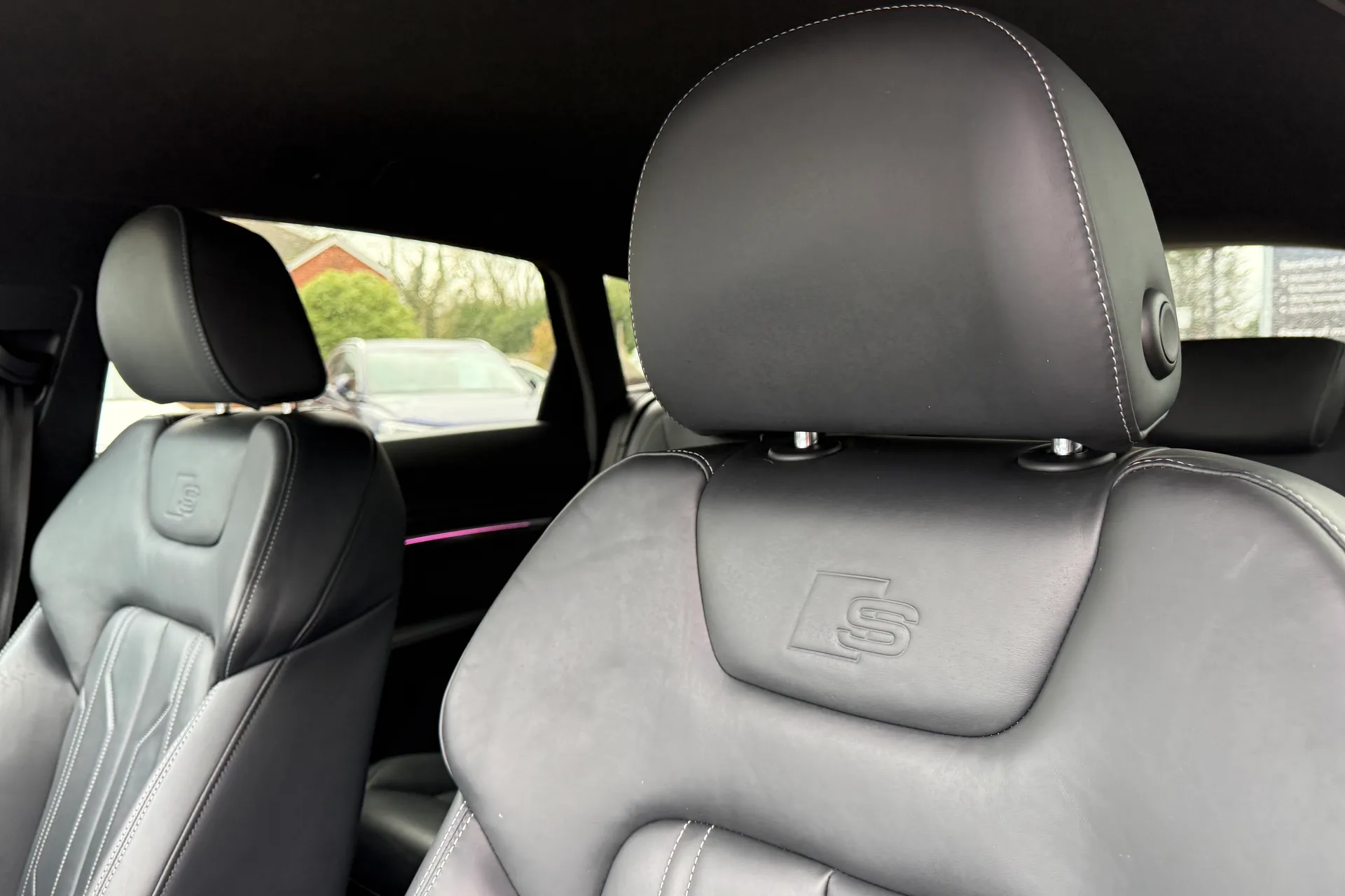 Audi e-tron thumbnail image number 33