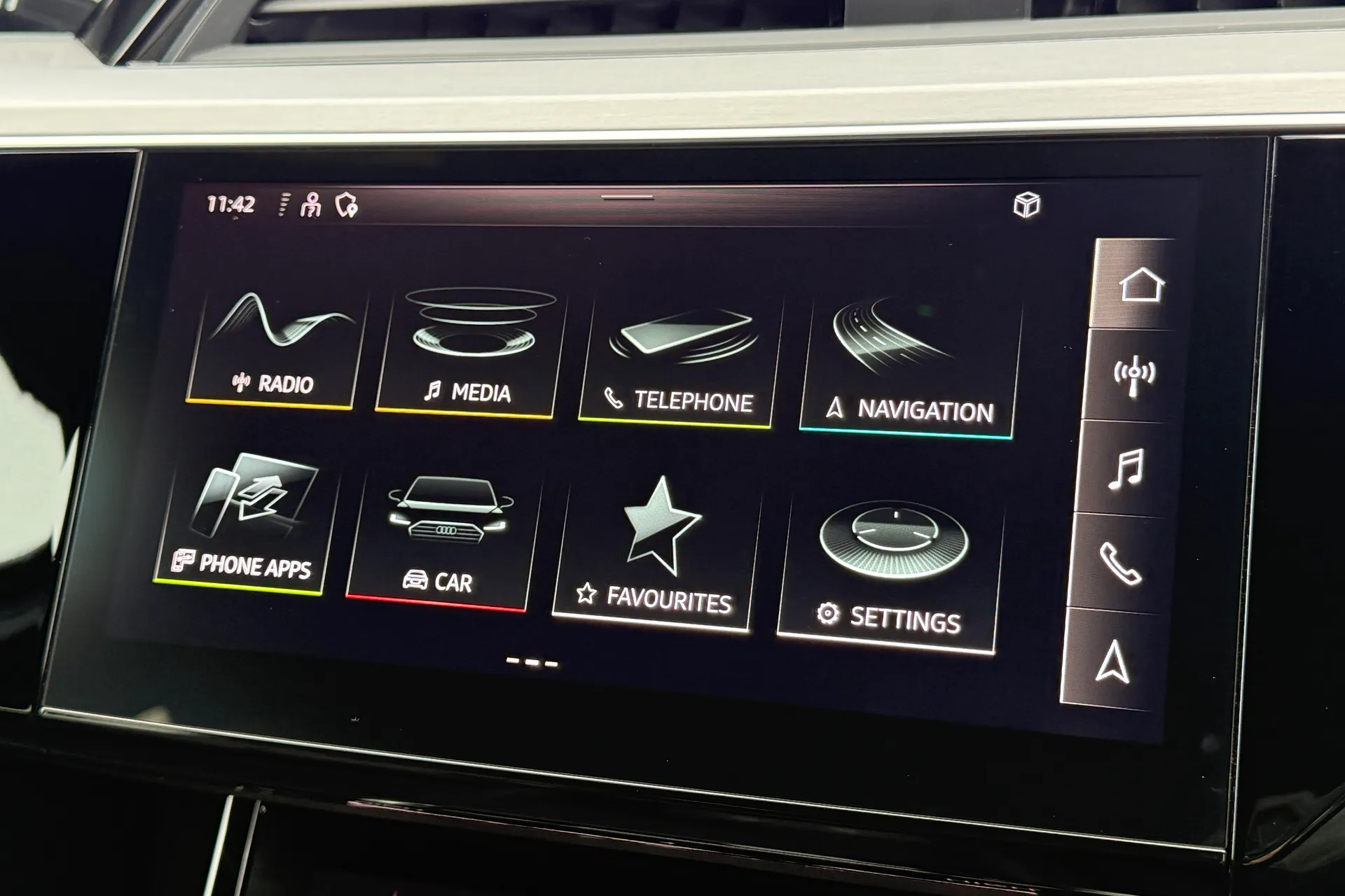 Audi e-tron thumbnail image number 13