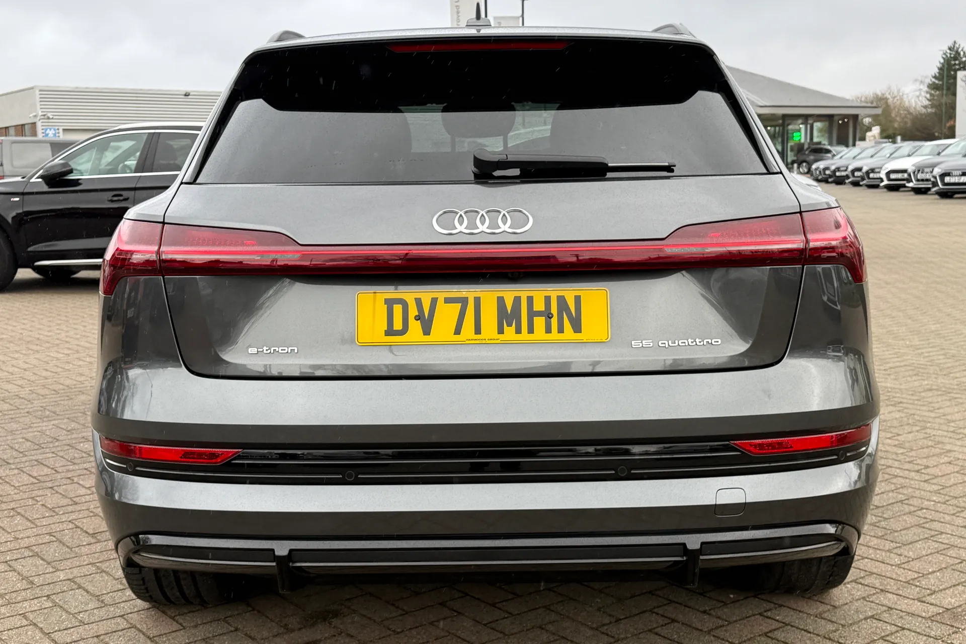 Audi e-tron thumbnail image number 35