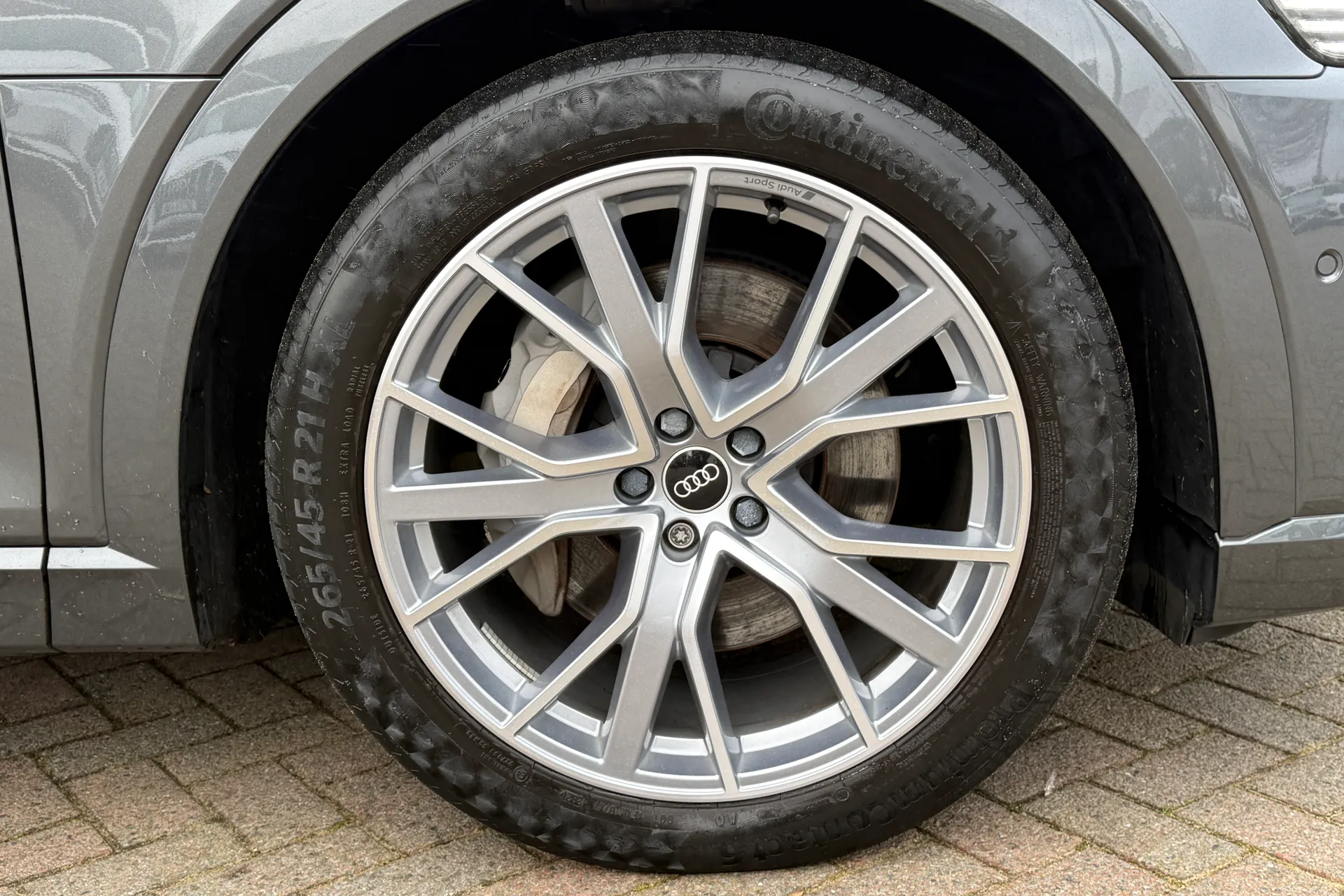 Audi e-tron thumbnail image number 7