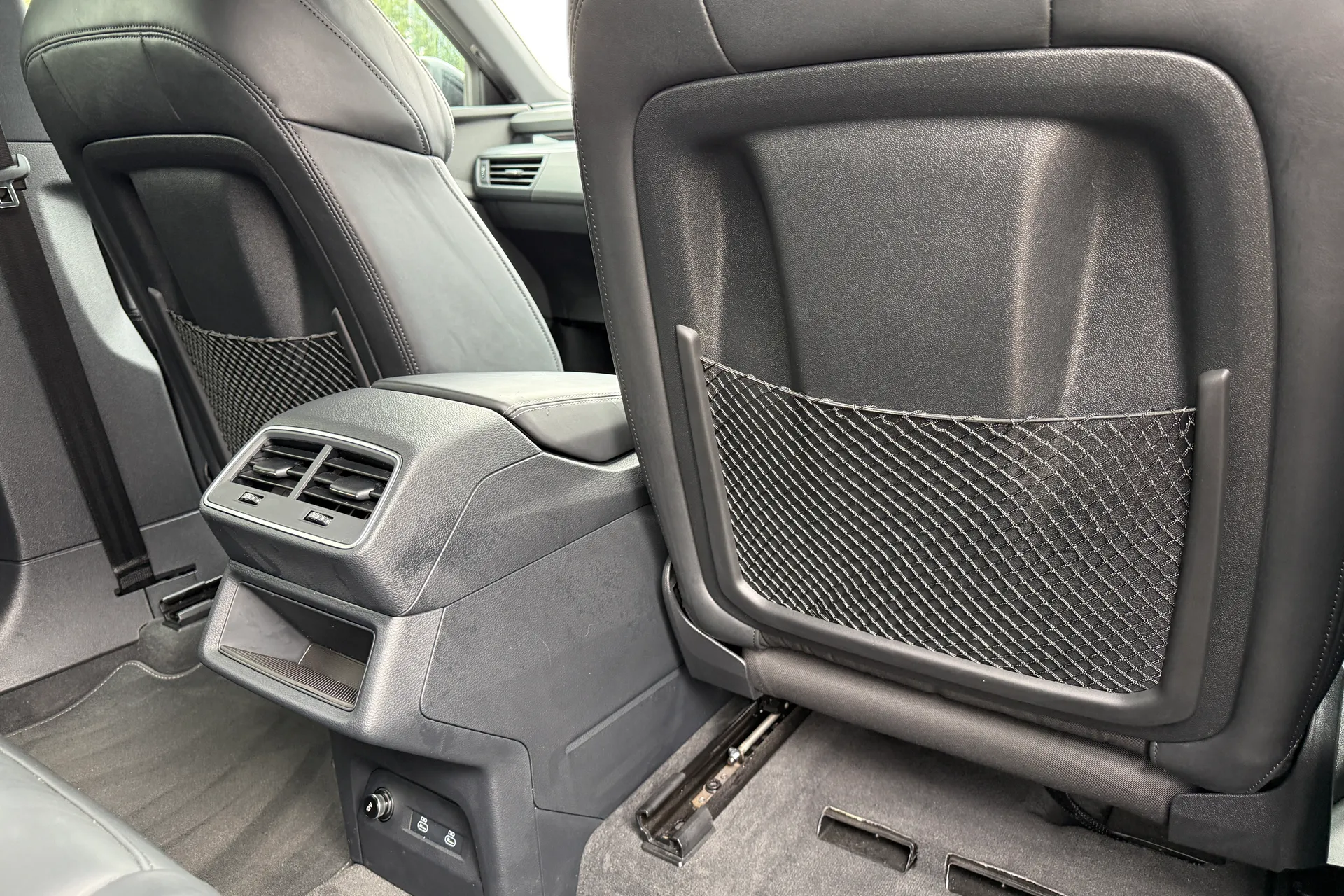 Audi e-tron thumbnail image number 51