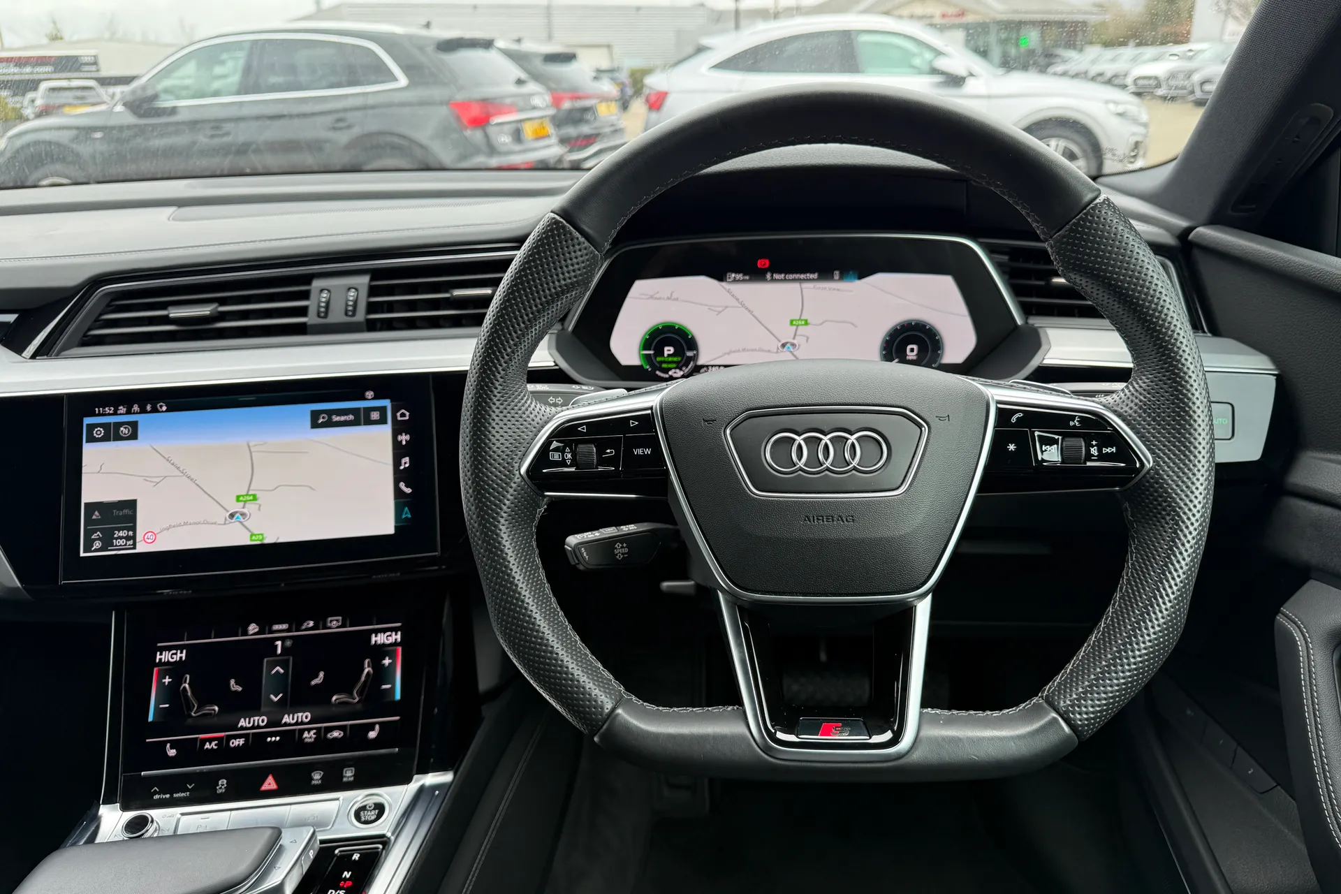 Audi e-tron thumbnail image number 6