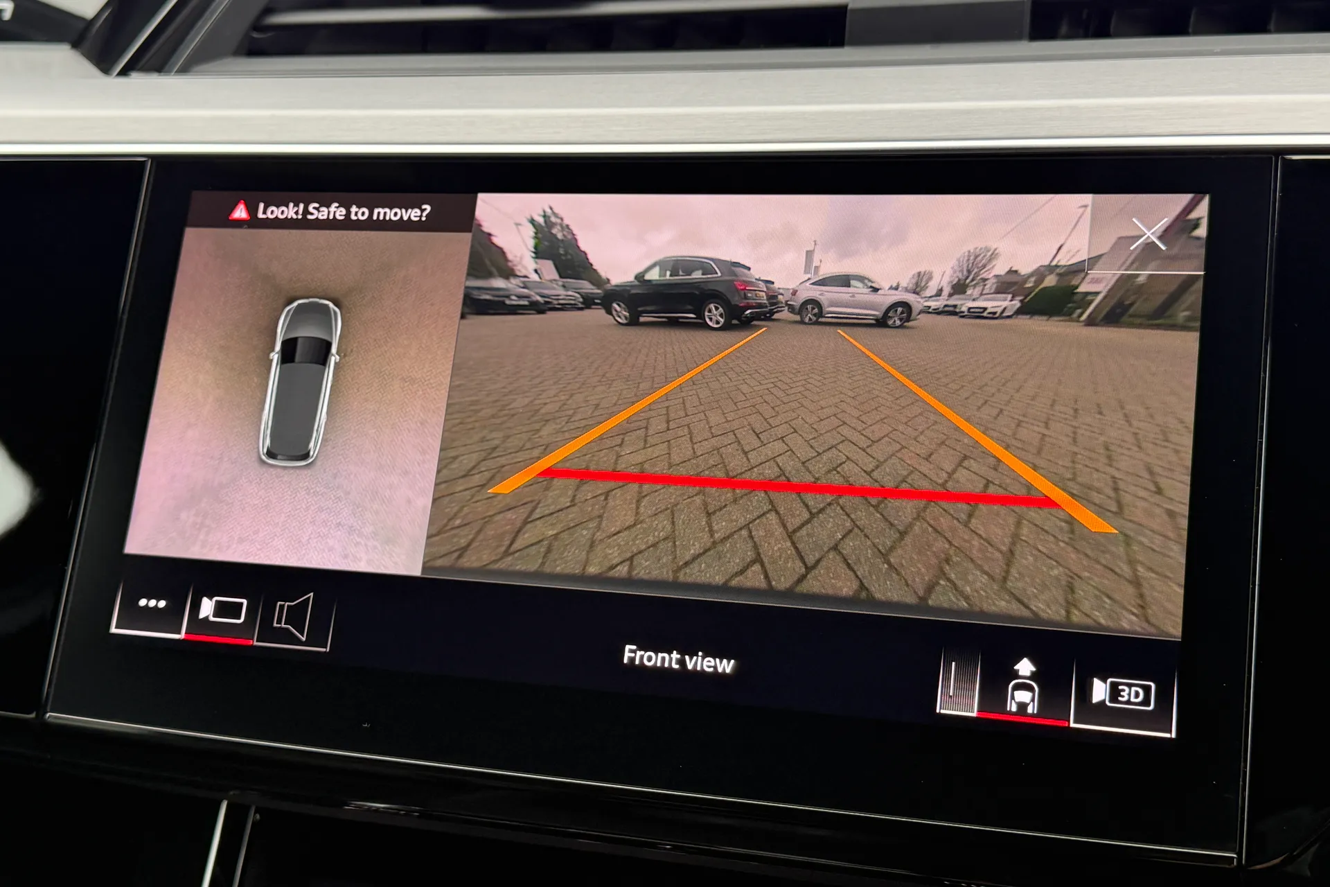 Audi e-tron thumbnail image number 8