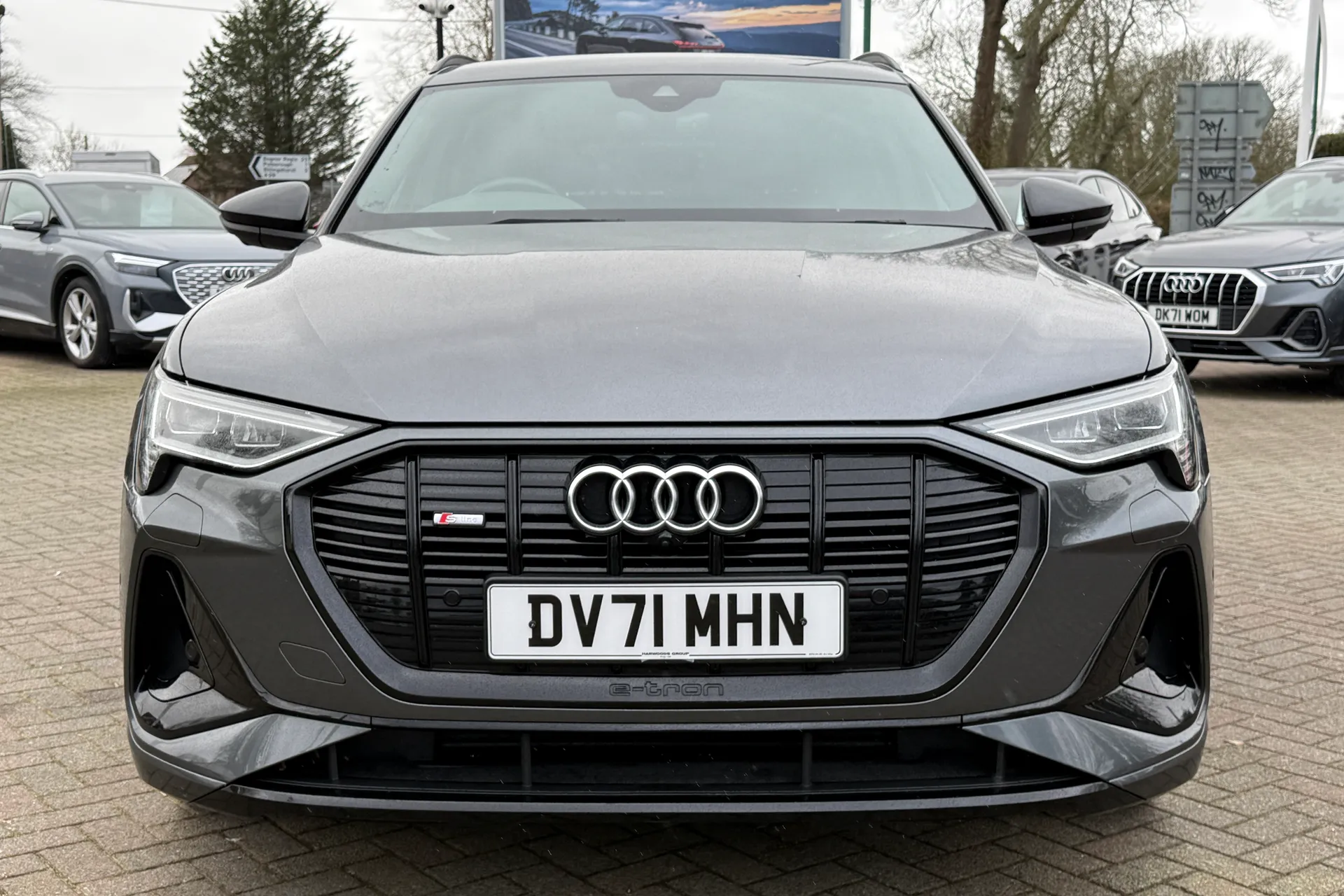 Audi e-tron thumbnail image number 27