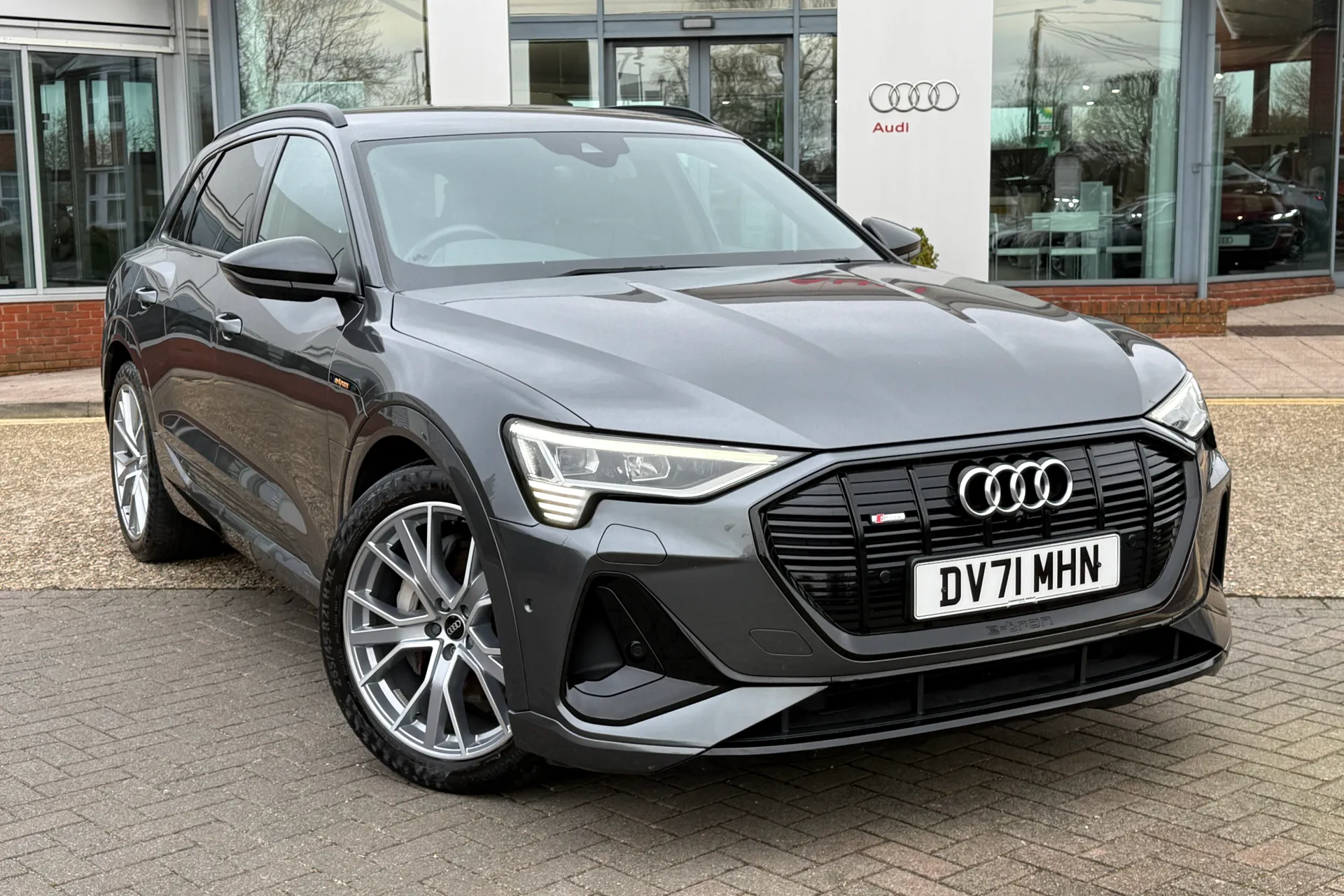 Audi e-tron thumbnail image number 26