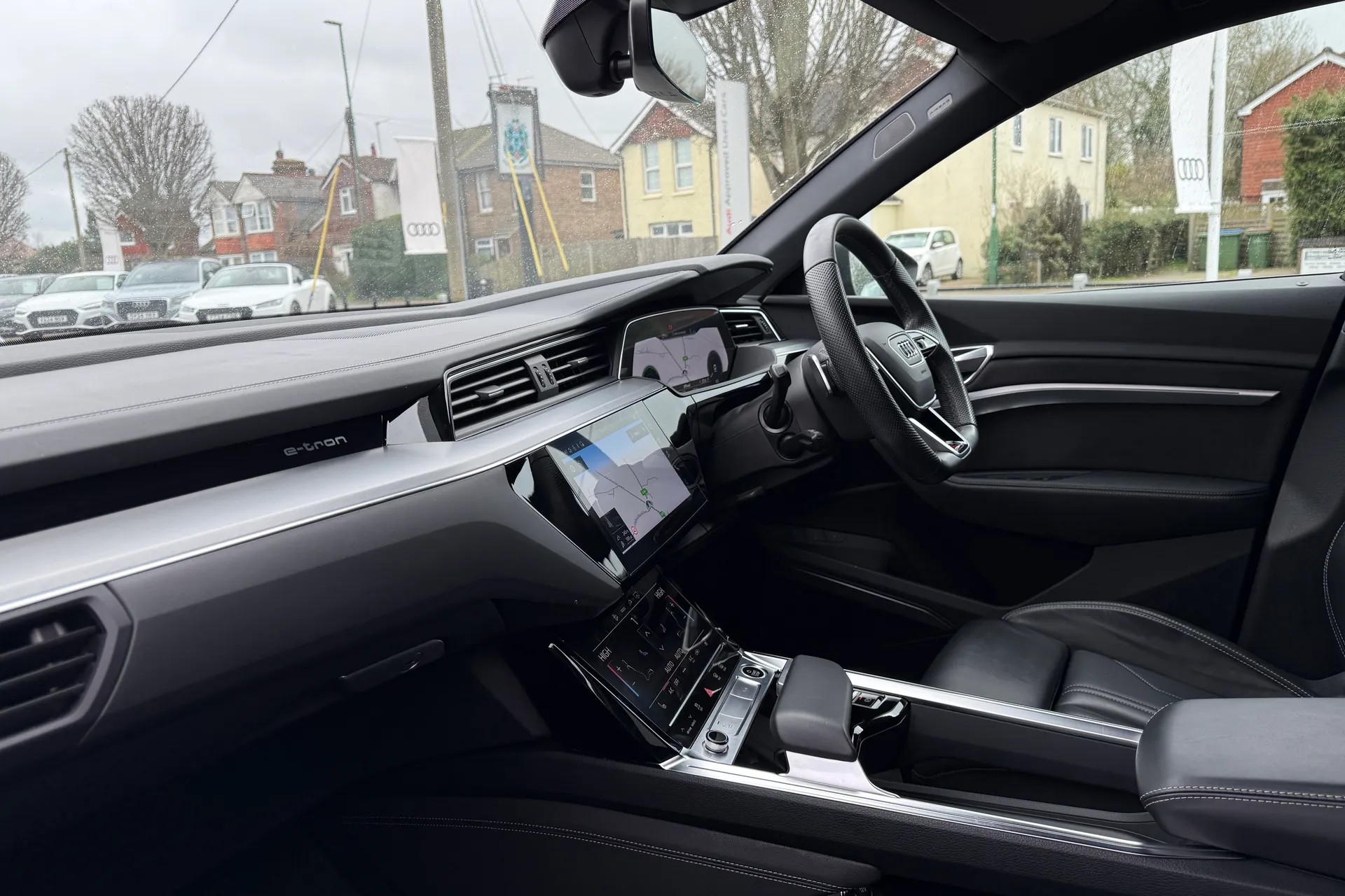 Audi e-tron thumbnail image number 31