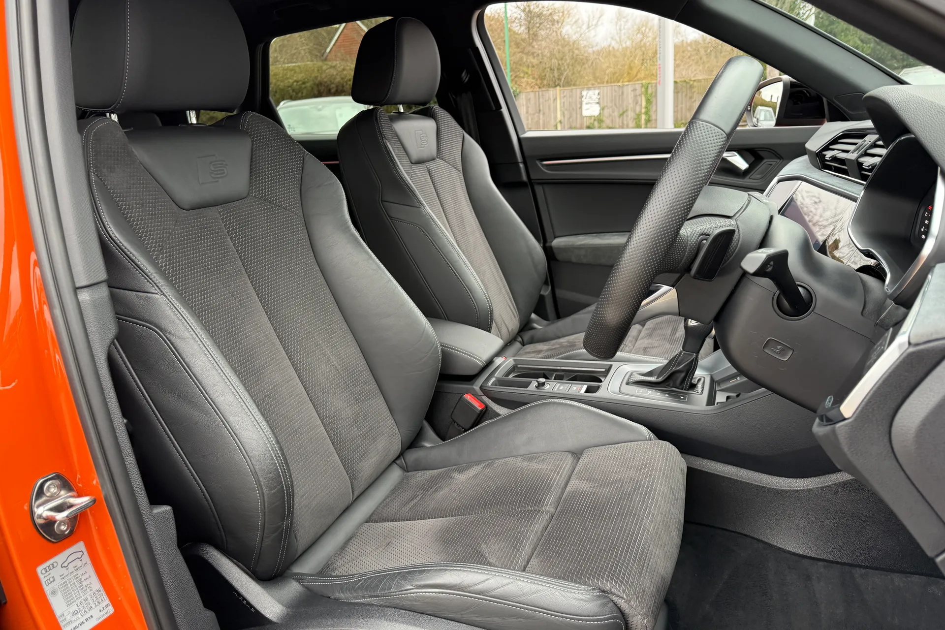 Audi Q3 thumbnail image number 30