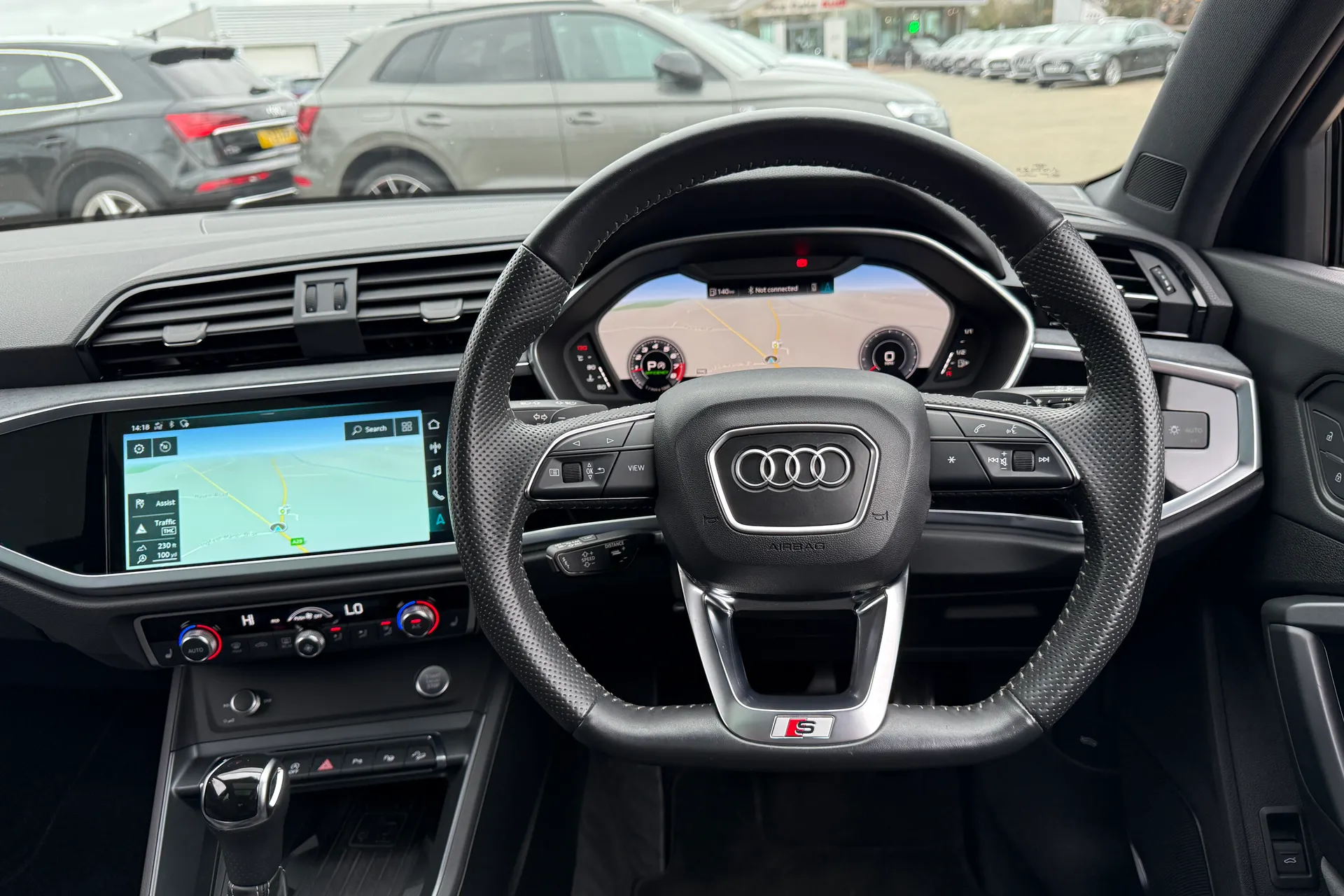 Audi Q3 thumbnail image number 6