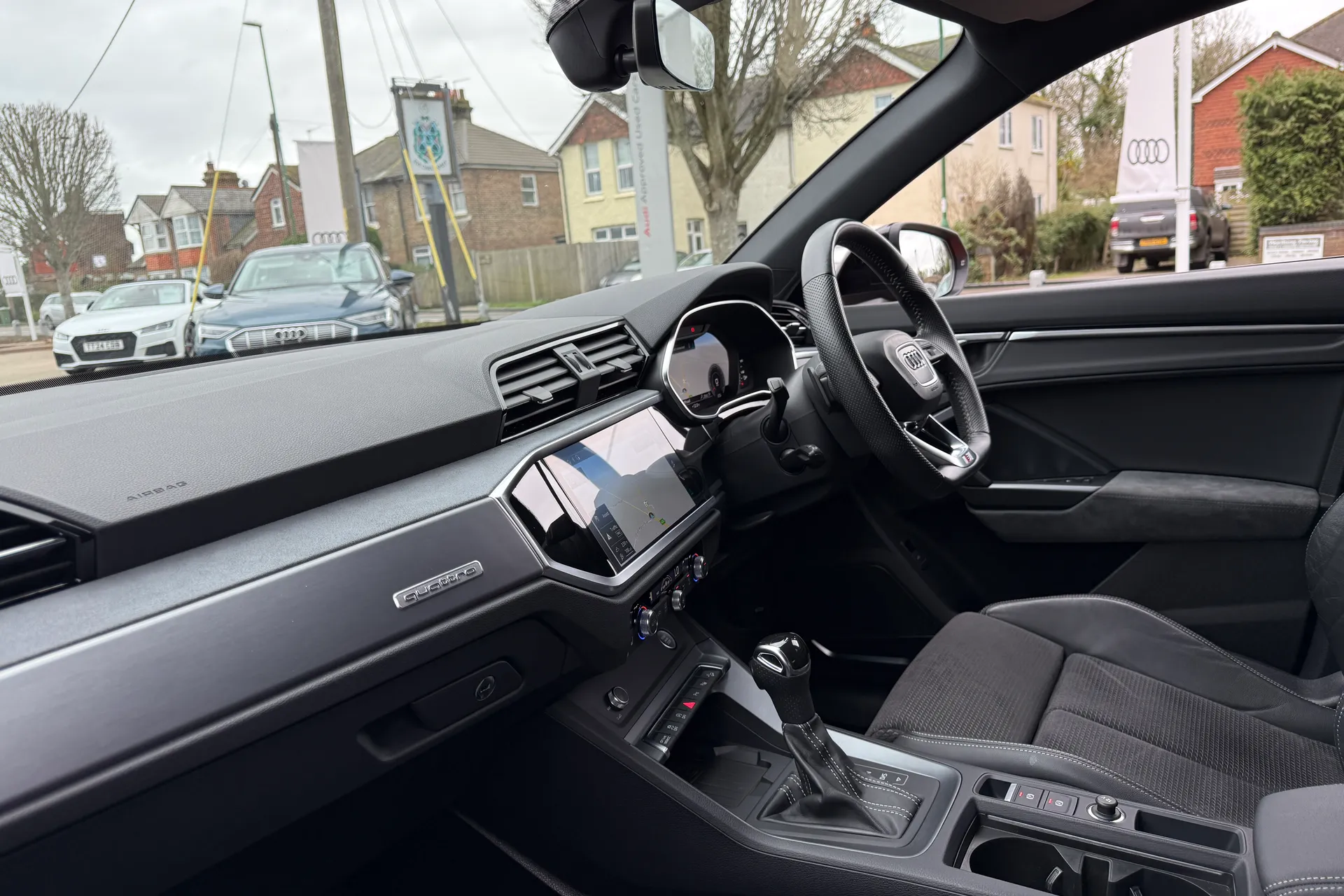 Audi Q3 thumbnail image number 32