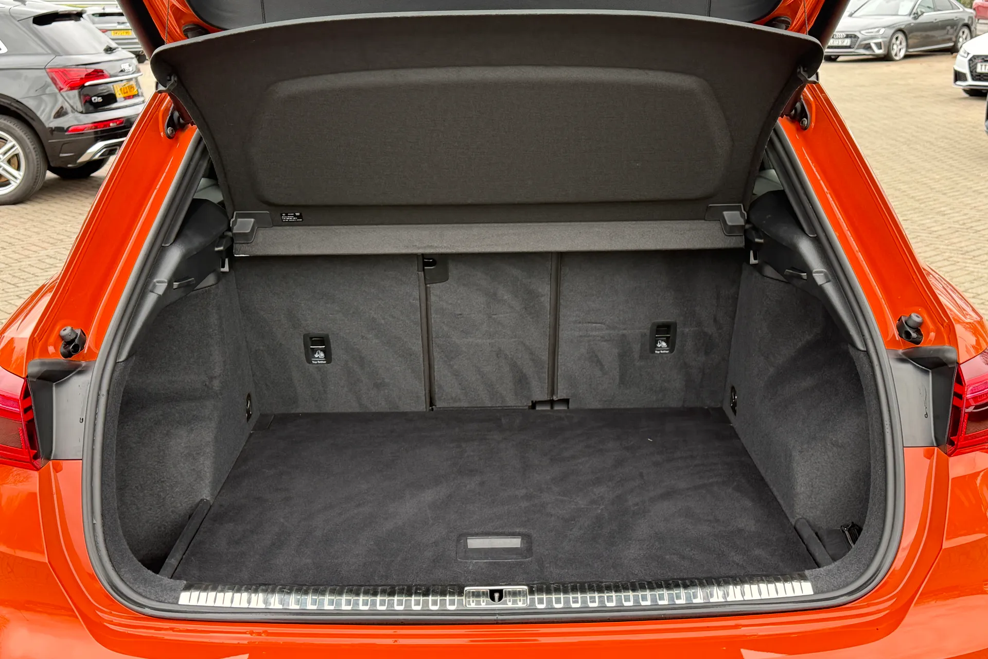 Audi Q3 thumbnail image number 41