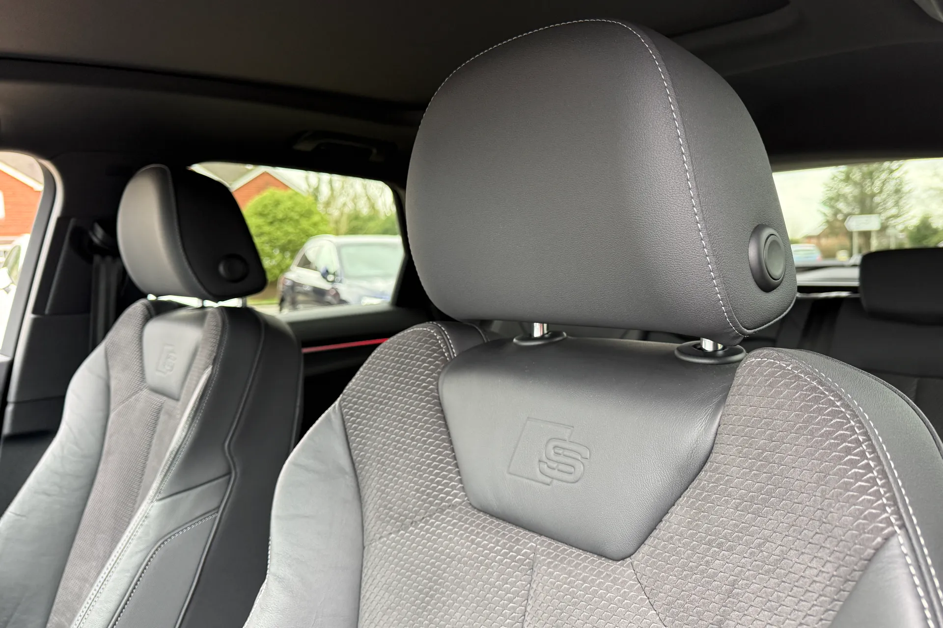 Audi Q3 thumbnail image number 34