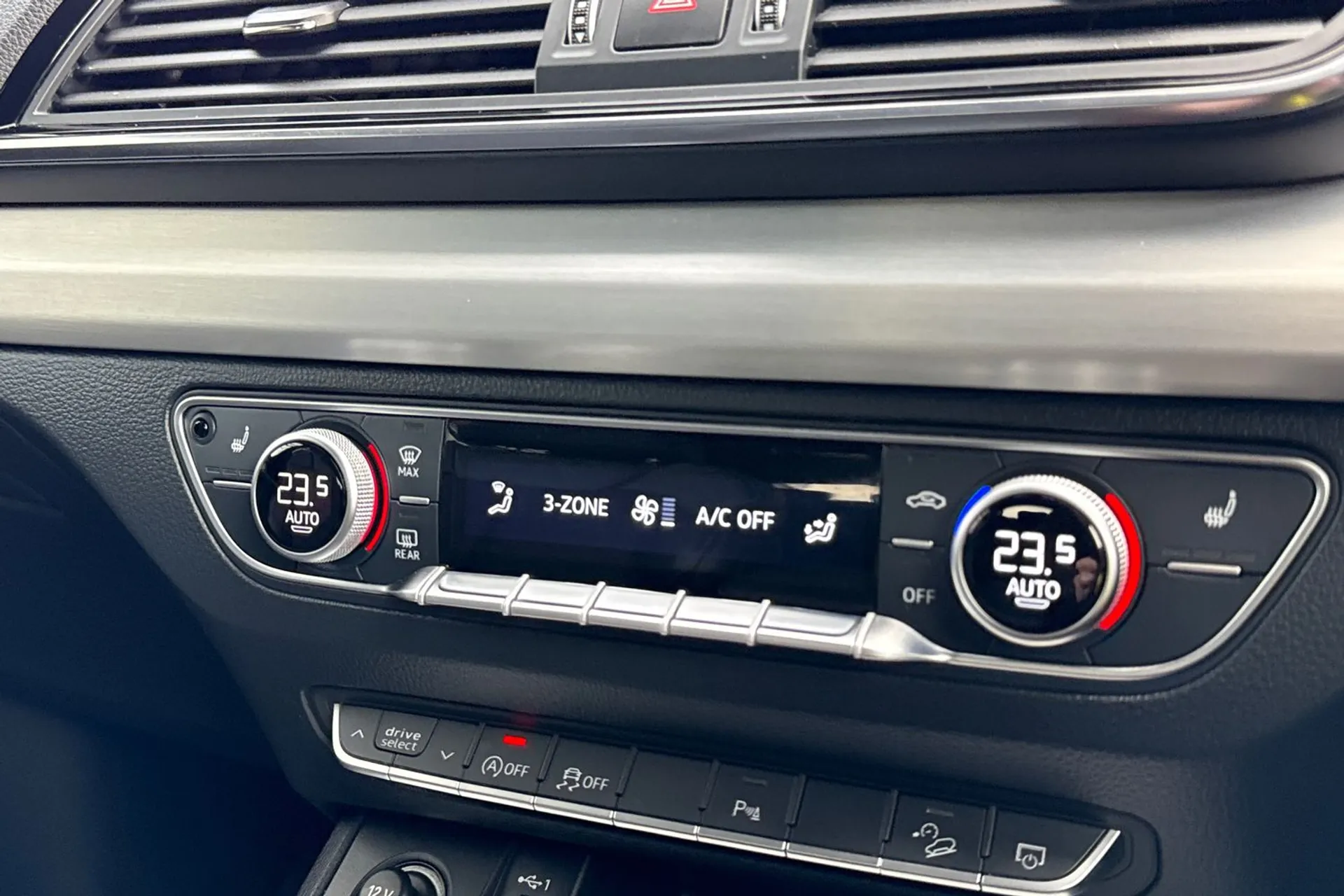 Audi Q5 thumbnail image number 12