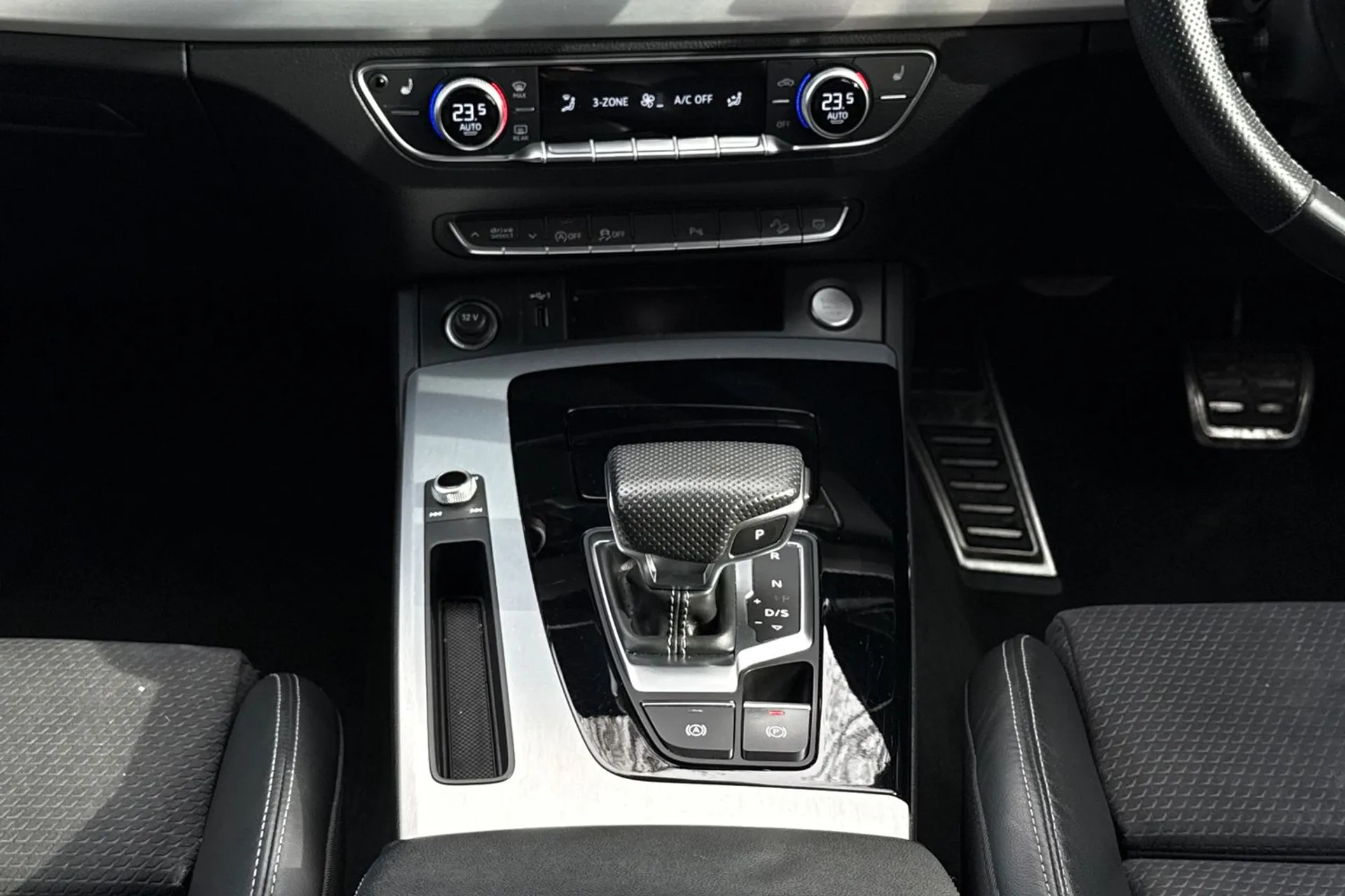 Audi Q5 thumbnail image number 29