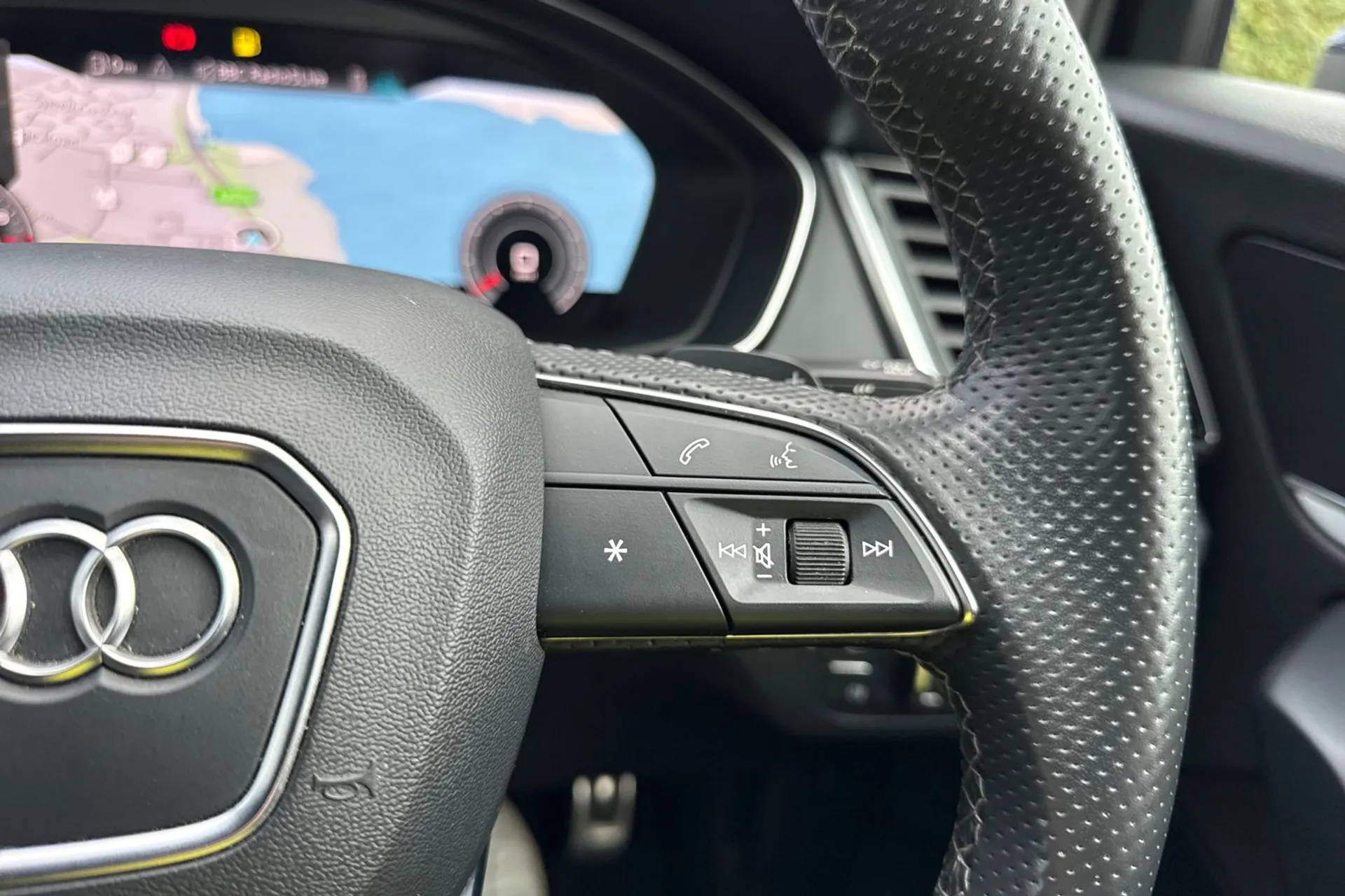 Audi Q5 thumbnail image number 28