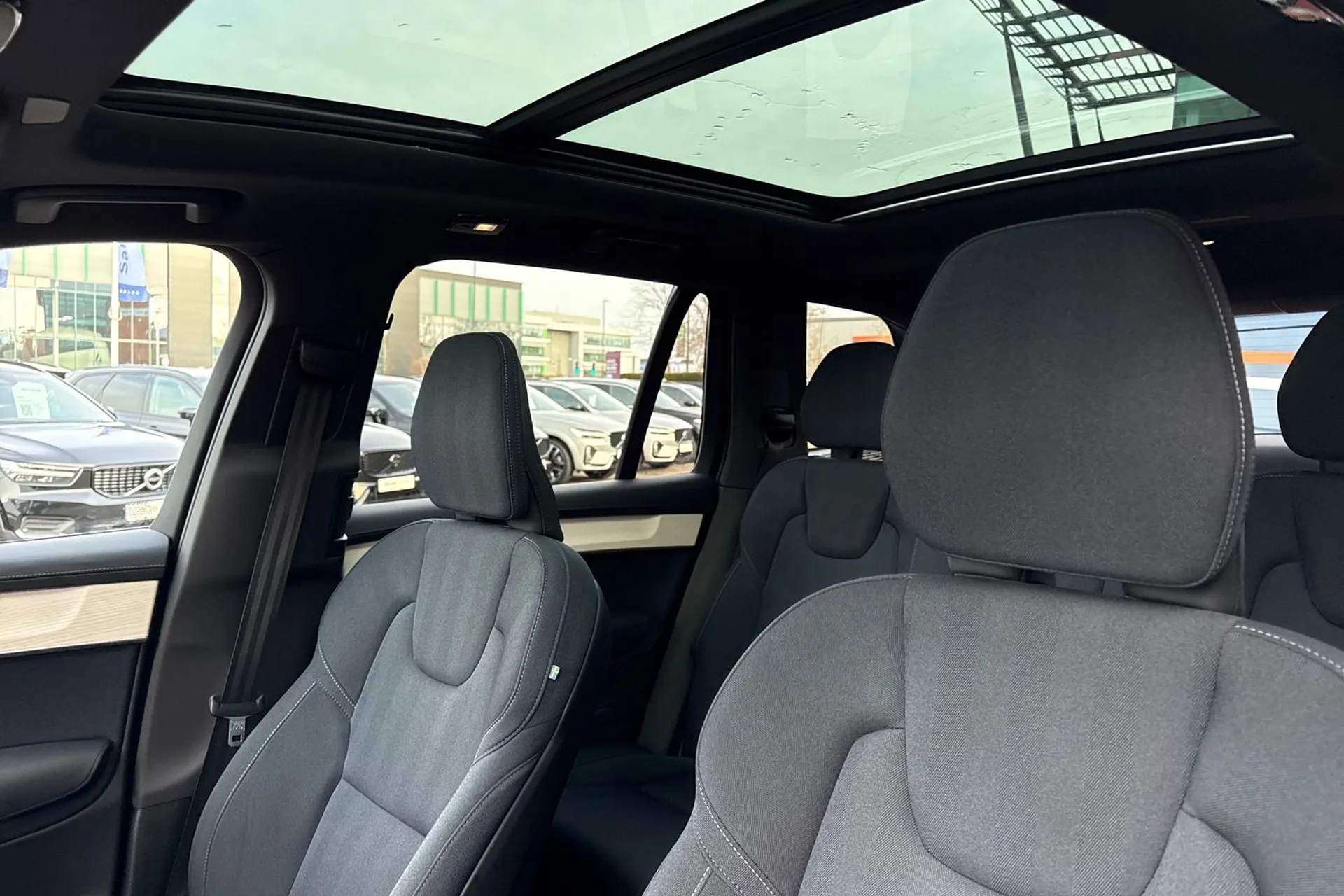 Volvo XC90 thumbnail image number 32