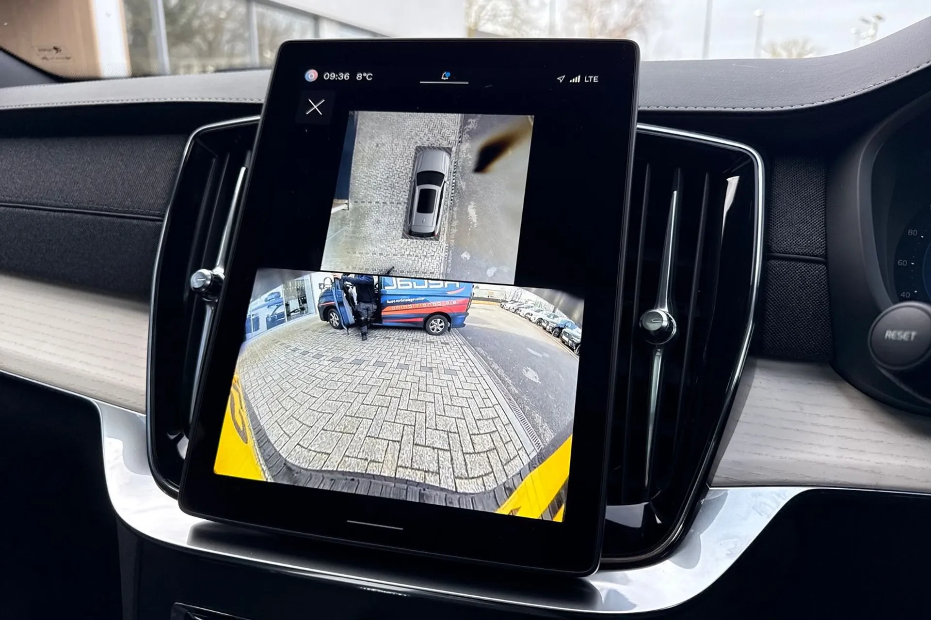 Volvo XC90 thumbnail image number 41