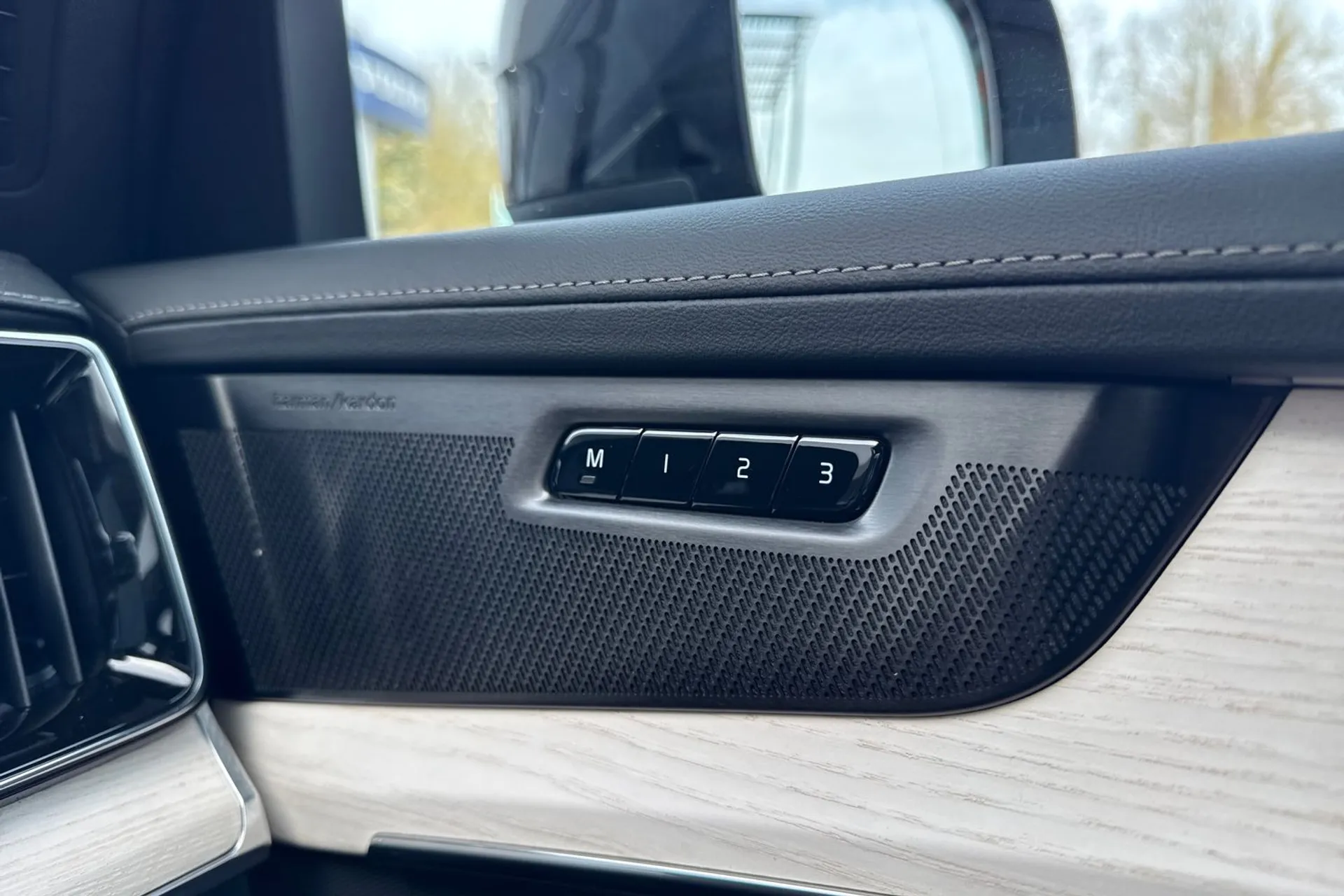 Volvo XC90 thumbnail image number 46