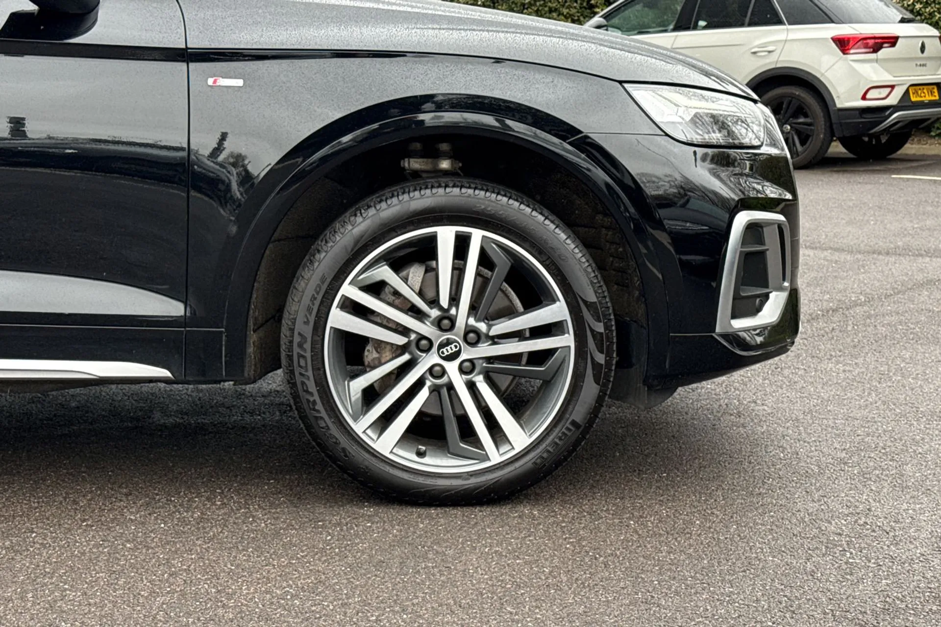 Audi Q5 thumbnail image number 21