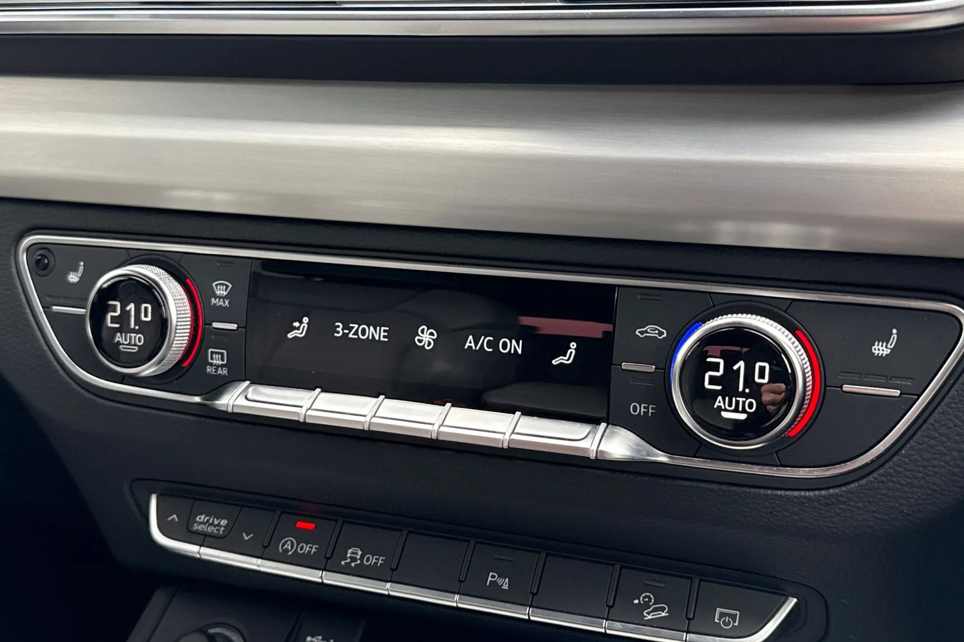 Audi Q5 thumbnail image number 11