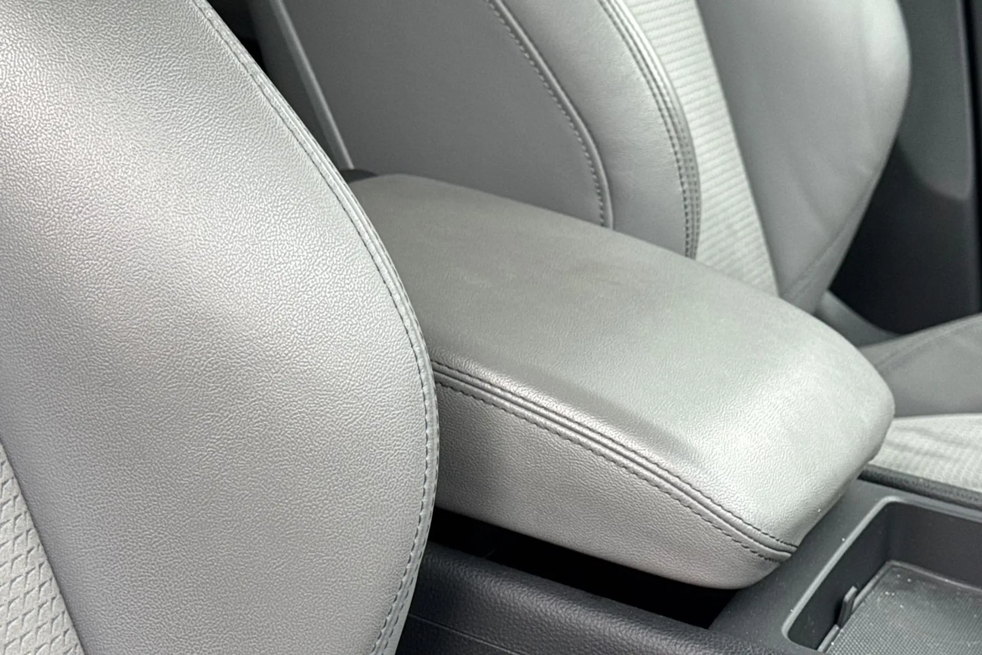 Audi Q5 thumbnail image number 28