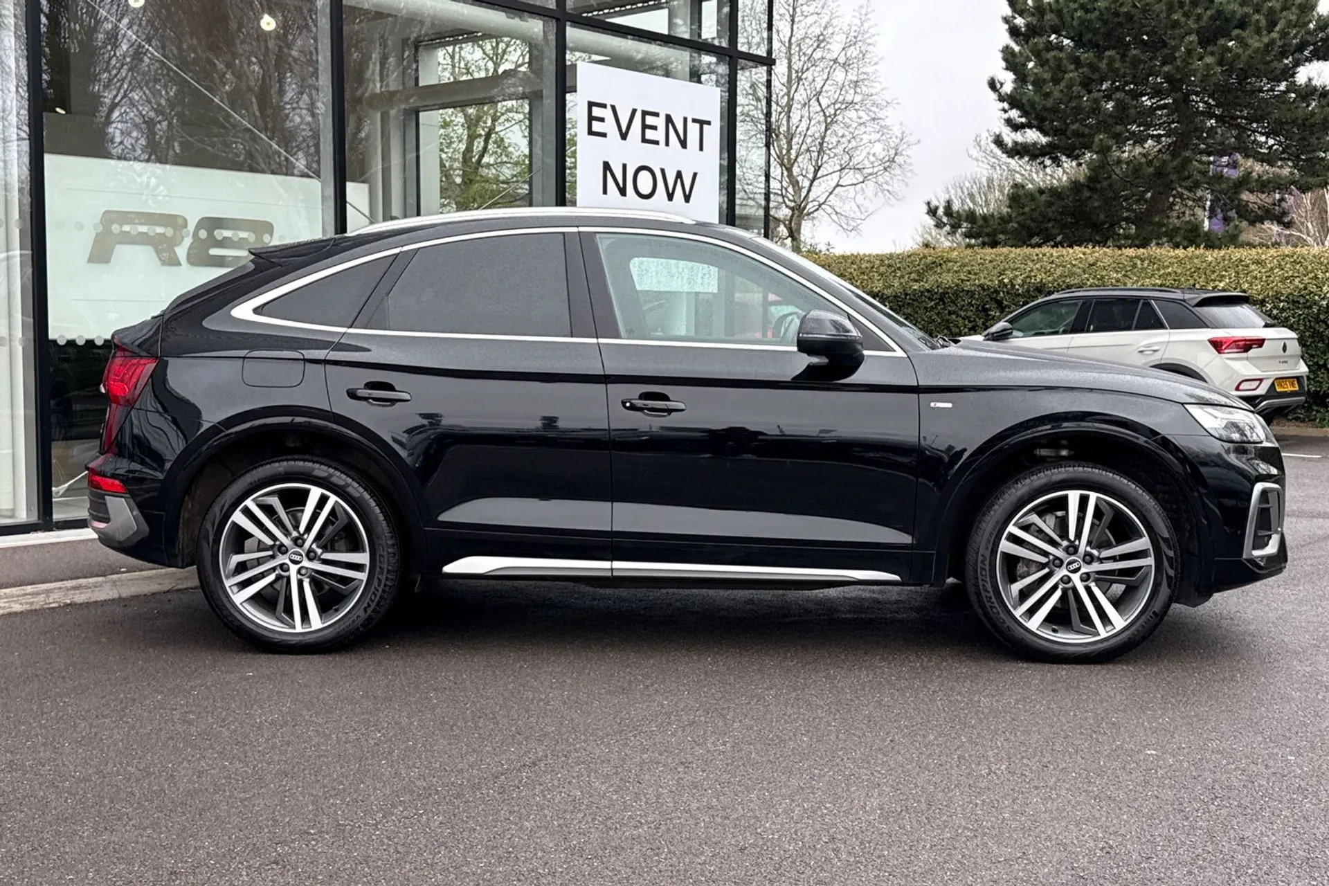 Audi Q5 thumbnail image number 2