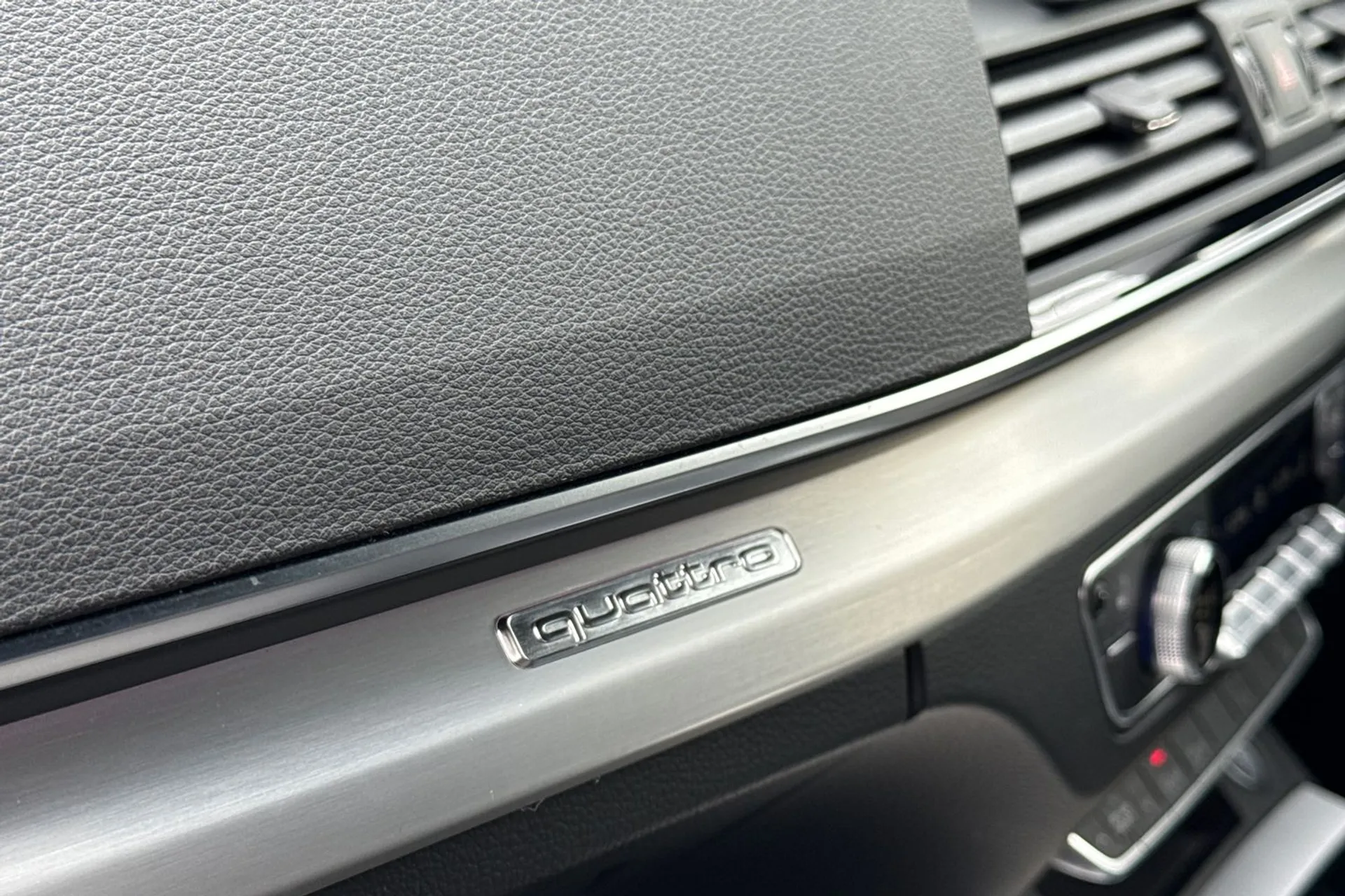 Audi Q5 thumbnail image number 38