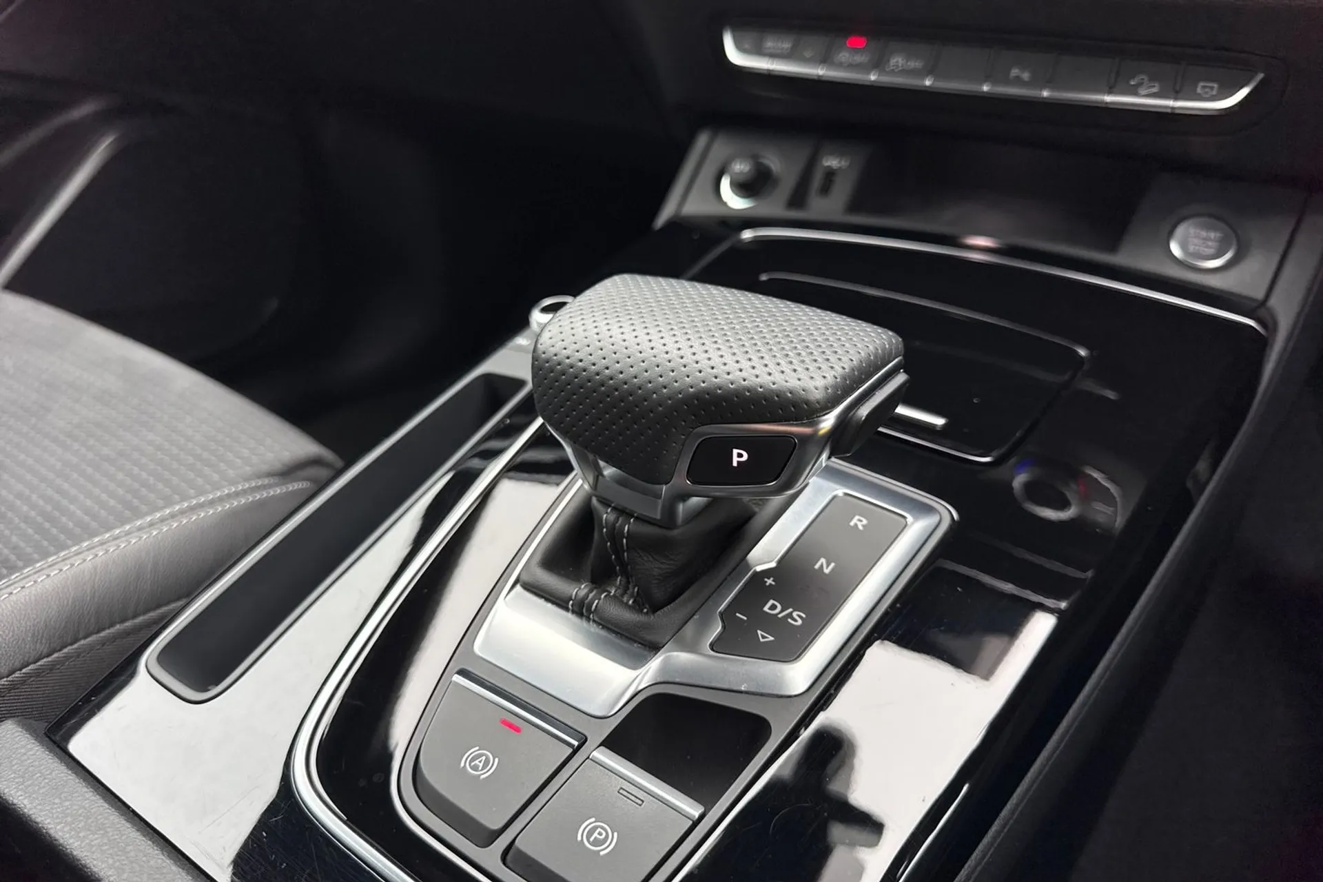 Audi Q5 thumbnail image number 9