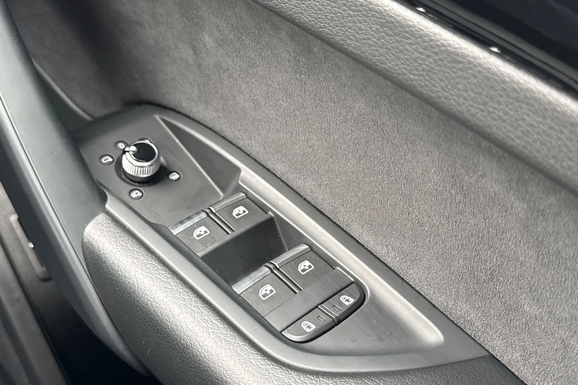 Audi Q5 thumbnail image number 41